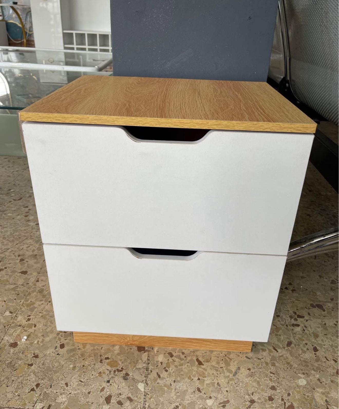 ✨ Mesa de Noche Moderna ✨
(Cod.283279)