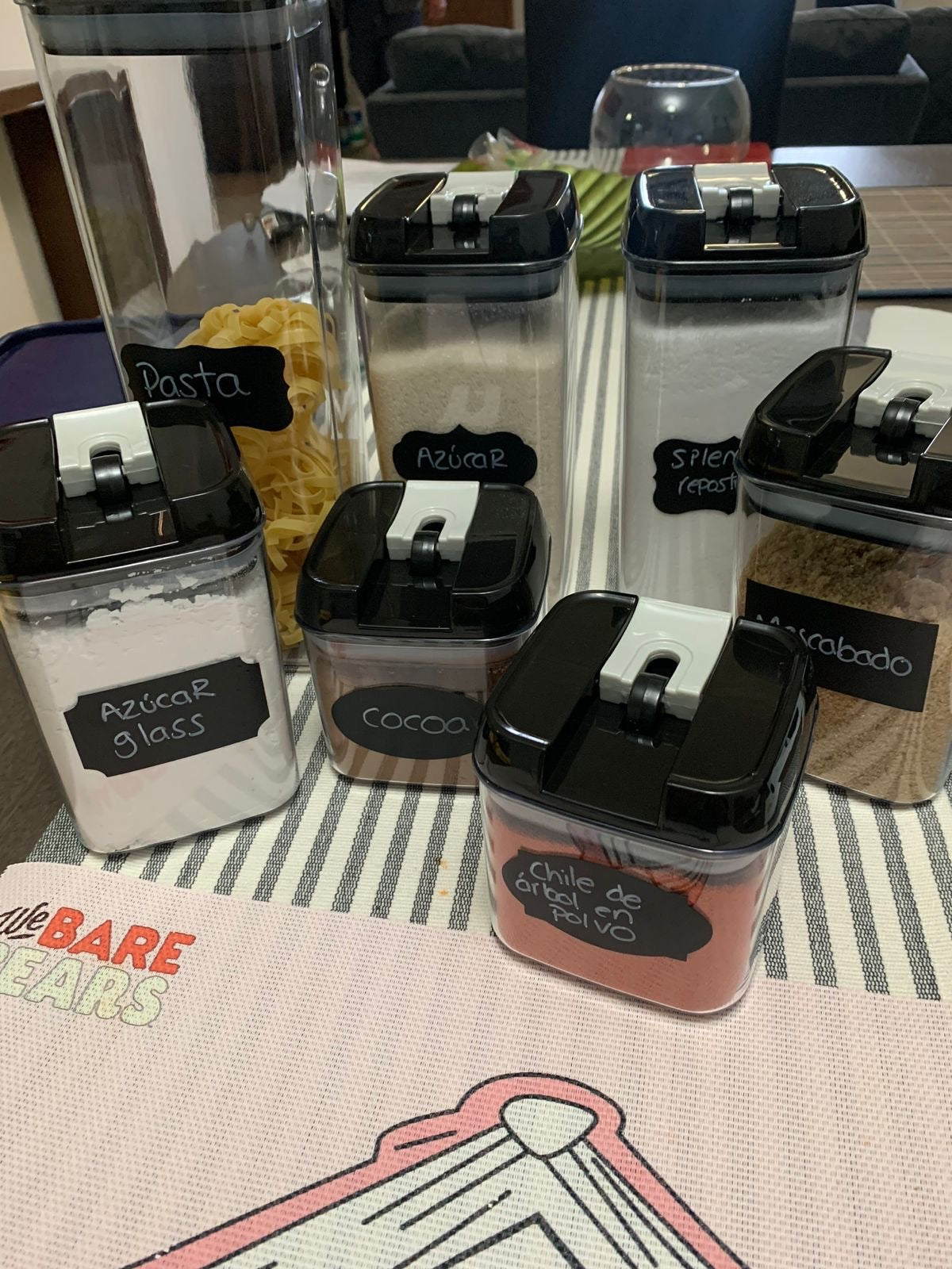 🥳✨ Set de Envases Organizadores Herméticos 7 en 1 ✨🥳
¡Despídete del desorden en tu cocina y mantén tus alimentos siempre frescos! 🥖🍪🍬