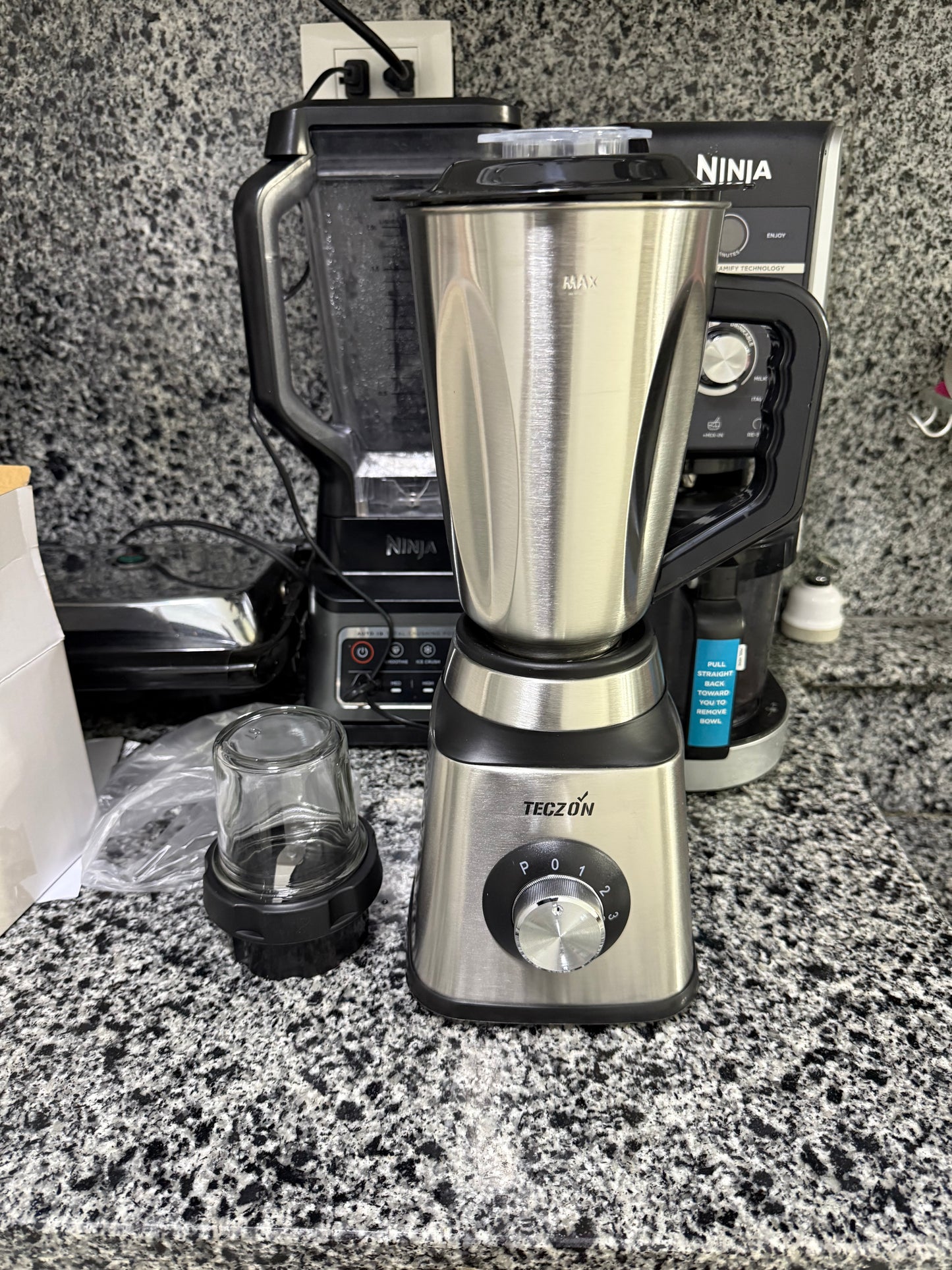 Licuadora Con Vaso Acromado 2 en 1
(Cod.z803)