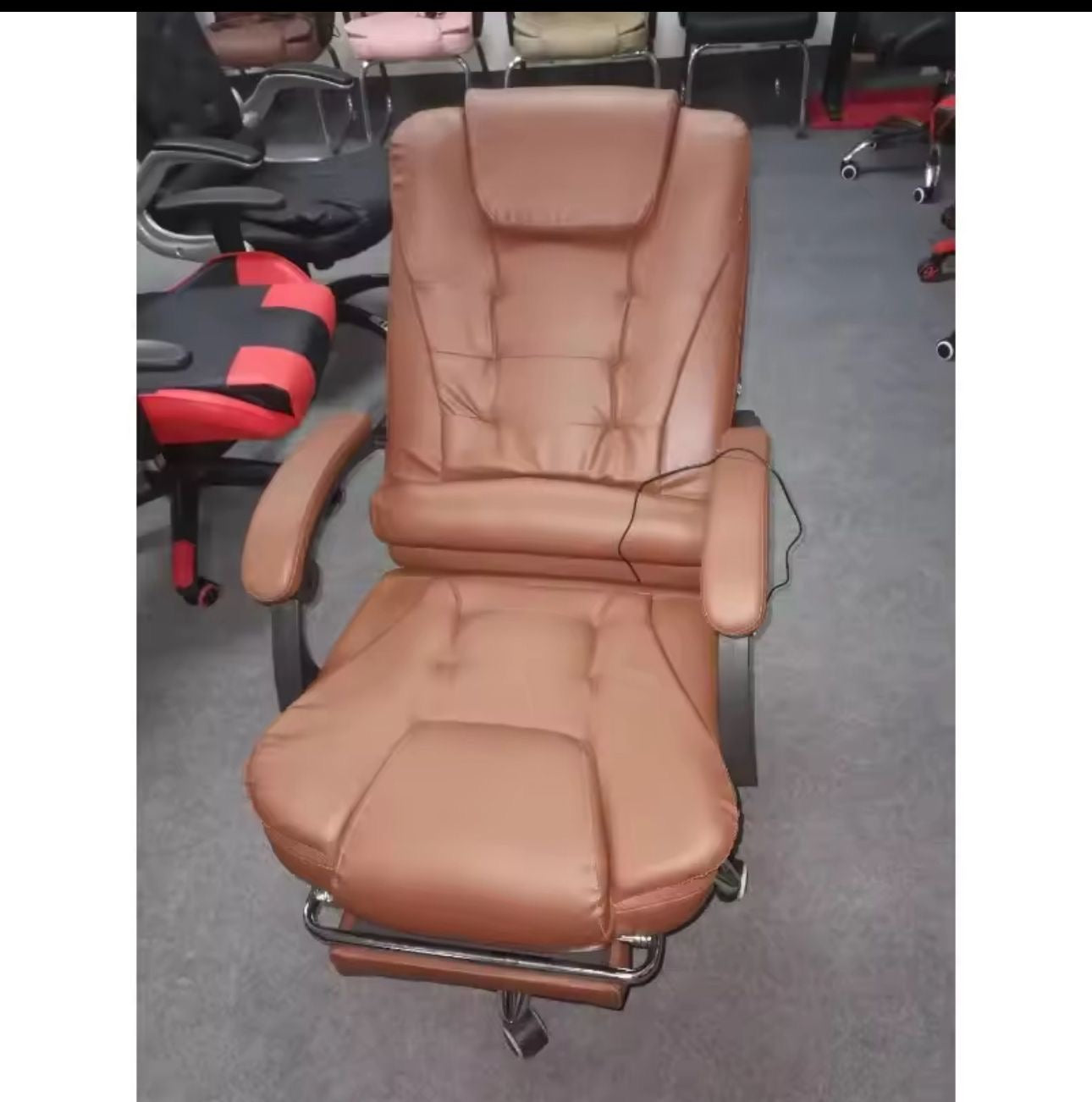 🟤 Silla Ejecutiva con Masajeador y Reposapiés (Color Marrón)