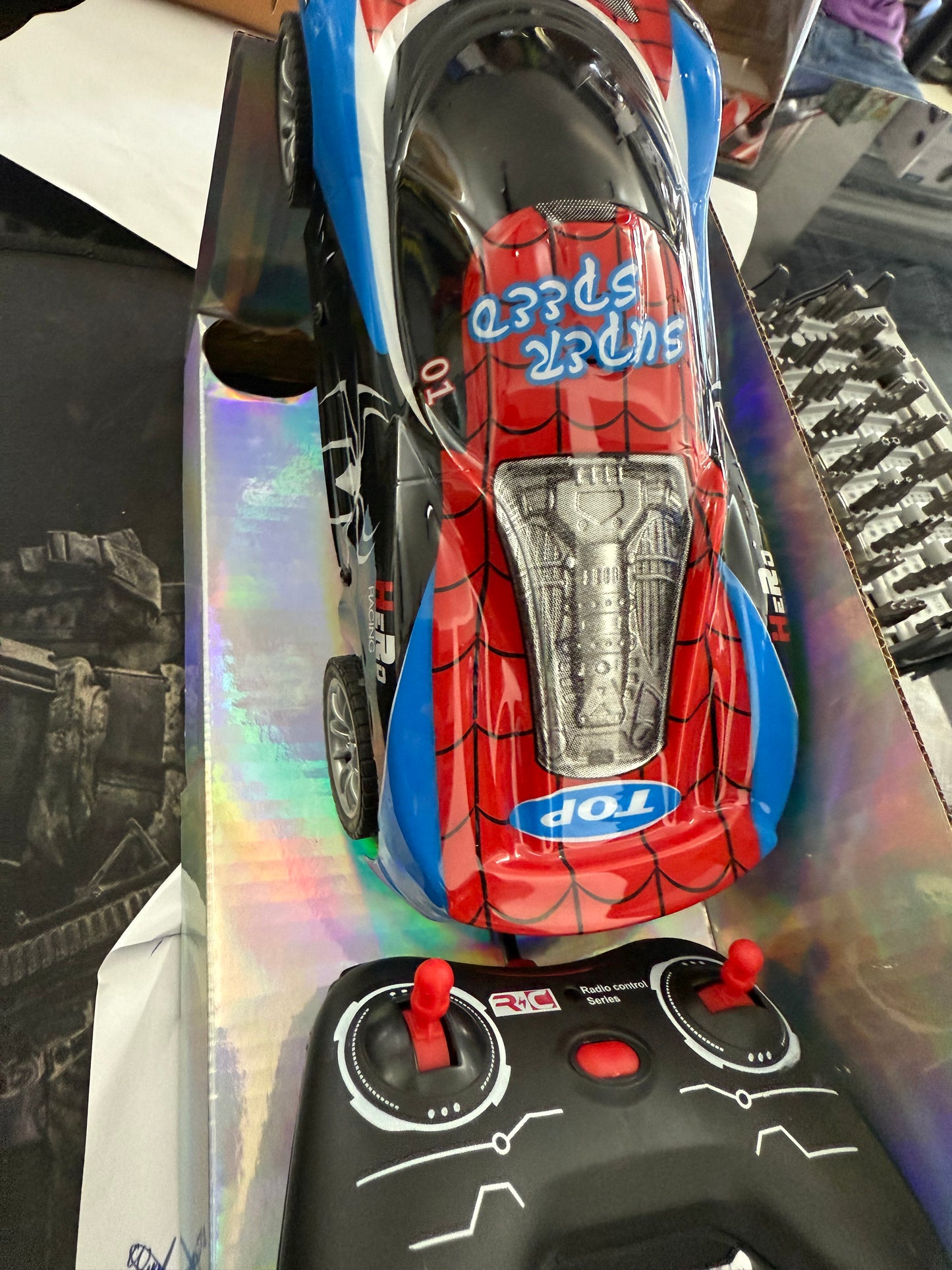 🕷️🚗✨ Carro a Control Remoto “Spider Speed” ✨🚗🕷️ (Cod.329-1)
💰RD$995