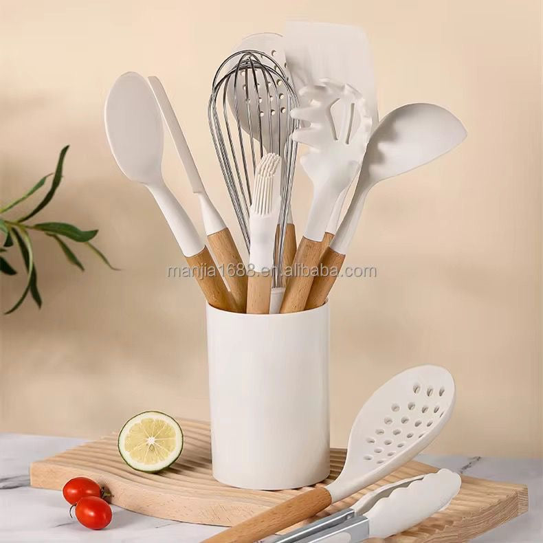 🍳✨ Dale estilo y practicidad a tu cocina con este Set de Utensilios de Silicona con Mango de Madera ✨🍴
🍳 Juego de 12 Utensilios de Cocina Antiadherentes (Cod.008)
💰 Precio: RD$995 (Oferta 🔥🔥🔥)