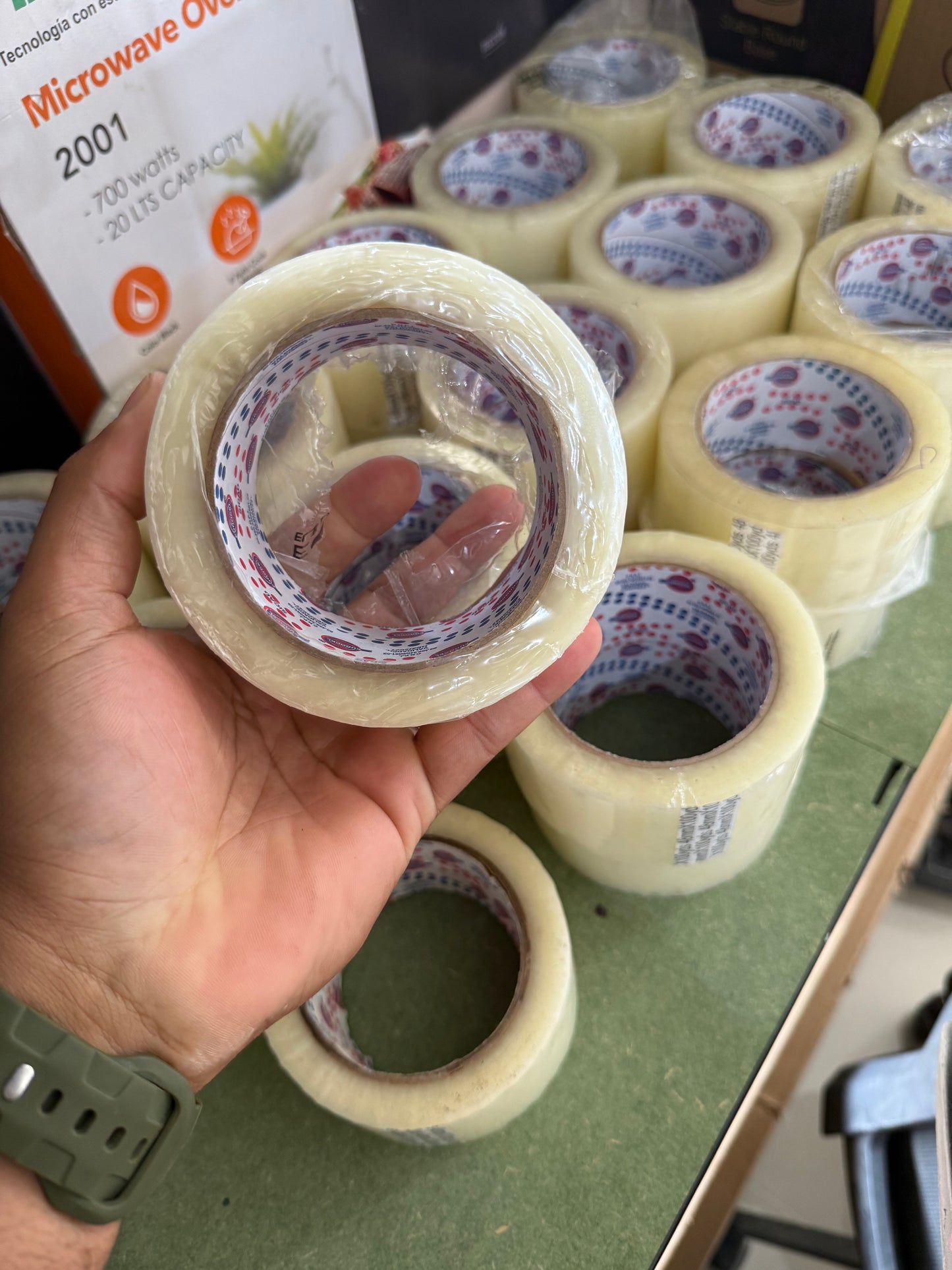 Cinta Pegante RD$100
