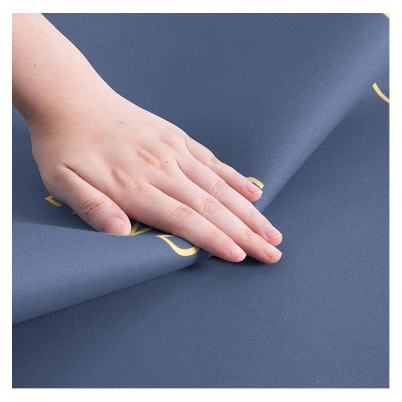 ✨🛁 ALFOMBRA ABSORBENTE ANTIDESLIZANTE – MÁS SEGURIDAD, MÁS CONFORT Y MÁS ESTILO PARA TU BAÑO 🛁✨ (Cod. 004)
💰RD$495