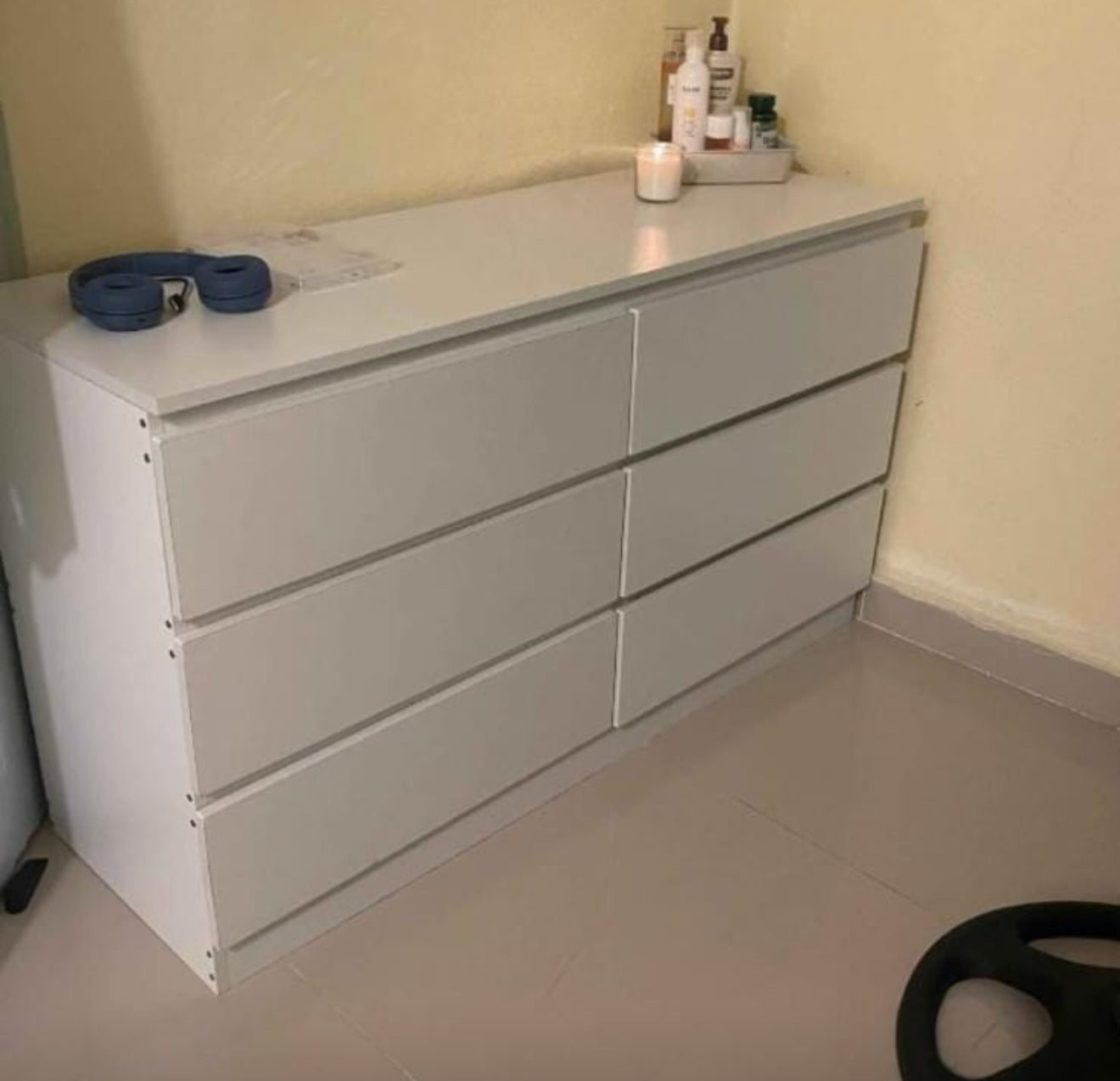 ✨ ¡Transforma tu espacio con estilo y funcionalidad! ✨
🪞✨ Armario, Gavetero y Estante con Tocador Multifuncional 🛋️💄 (Cod.29009-1) + 1 Tocador (Cod.80025-10)
💰 Precio combo: RD$8,990