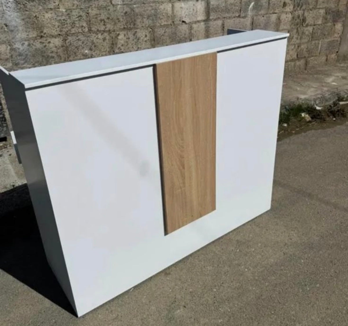 ✨🤍 MOSTRADOR / COUNTER DE RECEPCIÓN MODERNO – DALE PRESENCIA A TU NEGOCIO 🤍✨(Cod. 20)
💰RD$10,995
📏 Medidas:
• Ancho: 122 cm
• Profundidad: 40 cm
• Alto: 94 cm