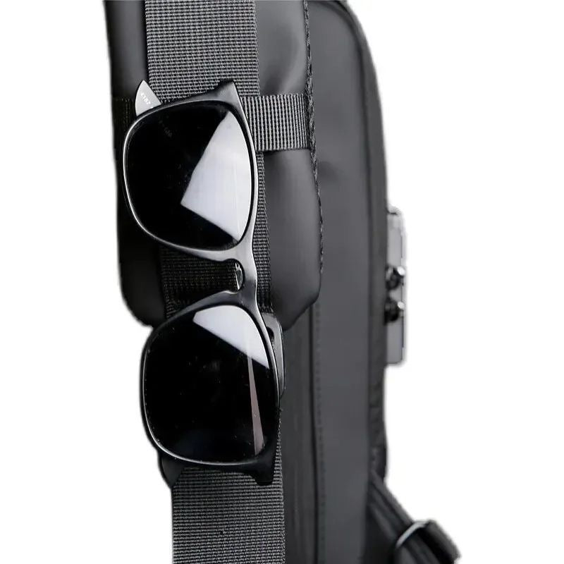 Bolso Cruzado de Hombre Impermeable y Candado de Seguridad
(Cod.M-35)