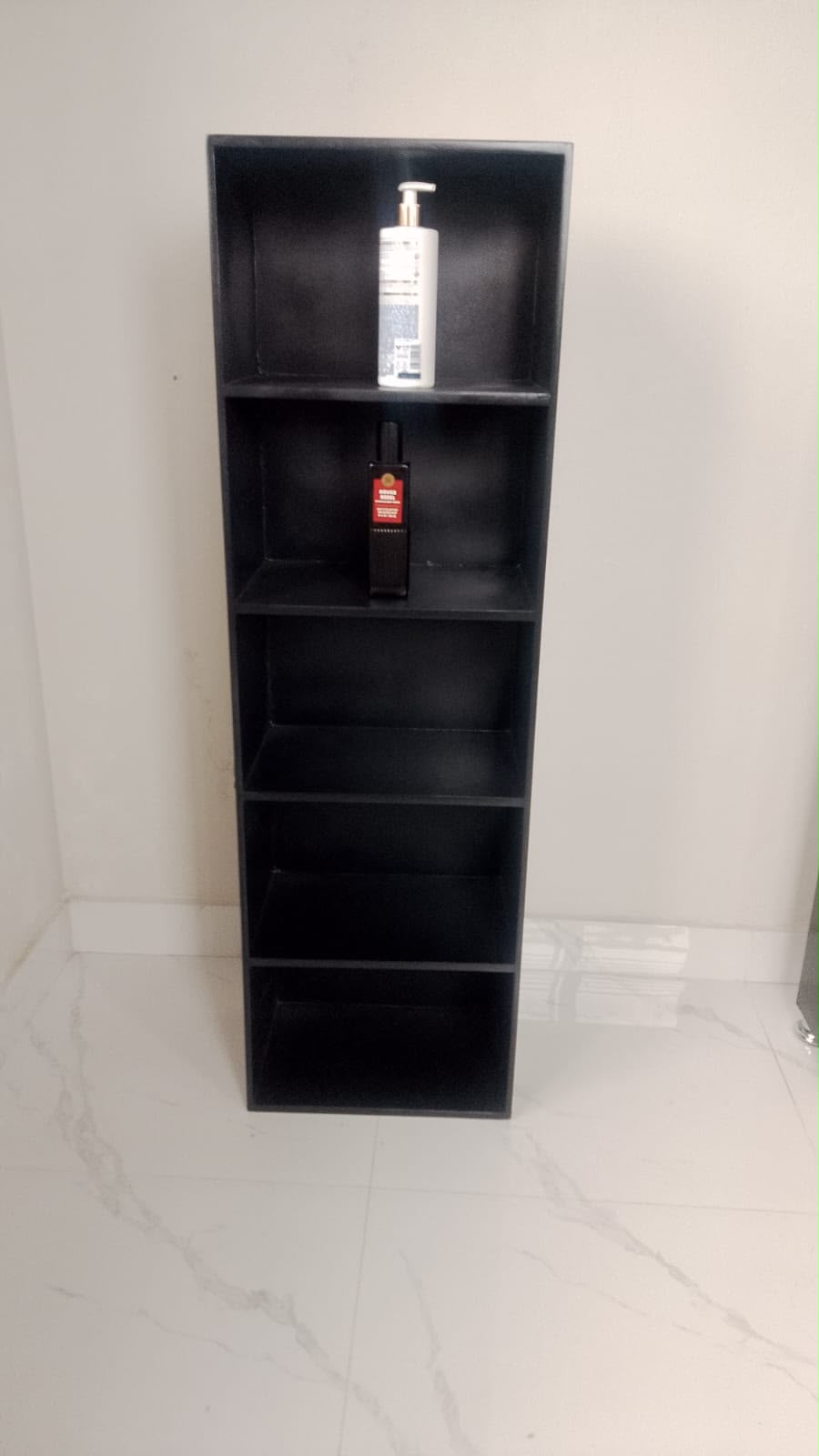✨🤍 ESTANTERÍA ORGANIZADORA MULTIUSO – MODERNA Y PRÁCTICA 5 NIVELES 🤍✨🆔 (Cod. 111 NEGRO )
💰RD$3,495
📏 Medidas:
38 × 24 × 122 cm
Material:
Hidrofugo (Armado)