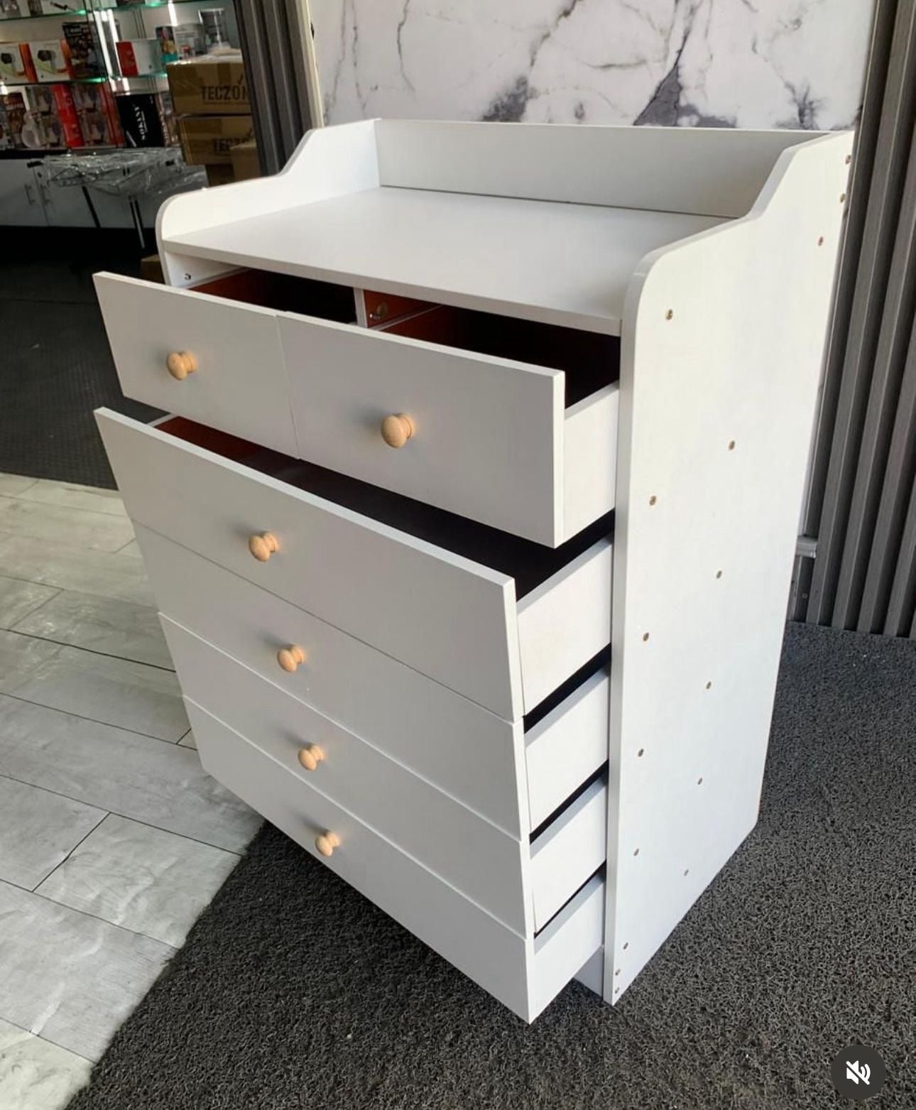 ✨ Gavetero Moderno 6 Gavetas – Blanco Minimalista ✨(Cod.250104 Blanco)
(Medida 90x35cm)
💰RD$3,795