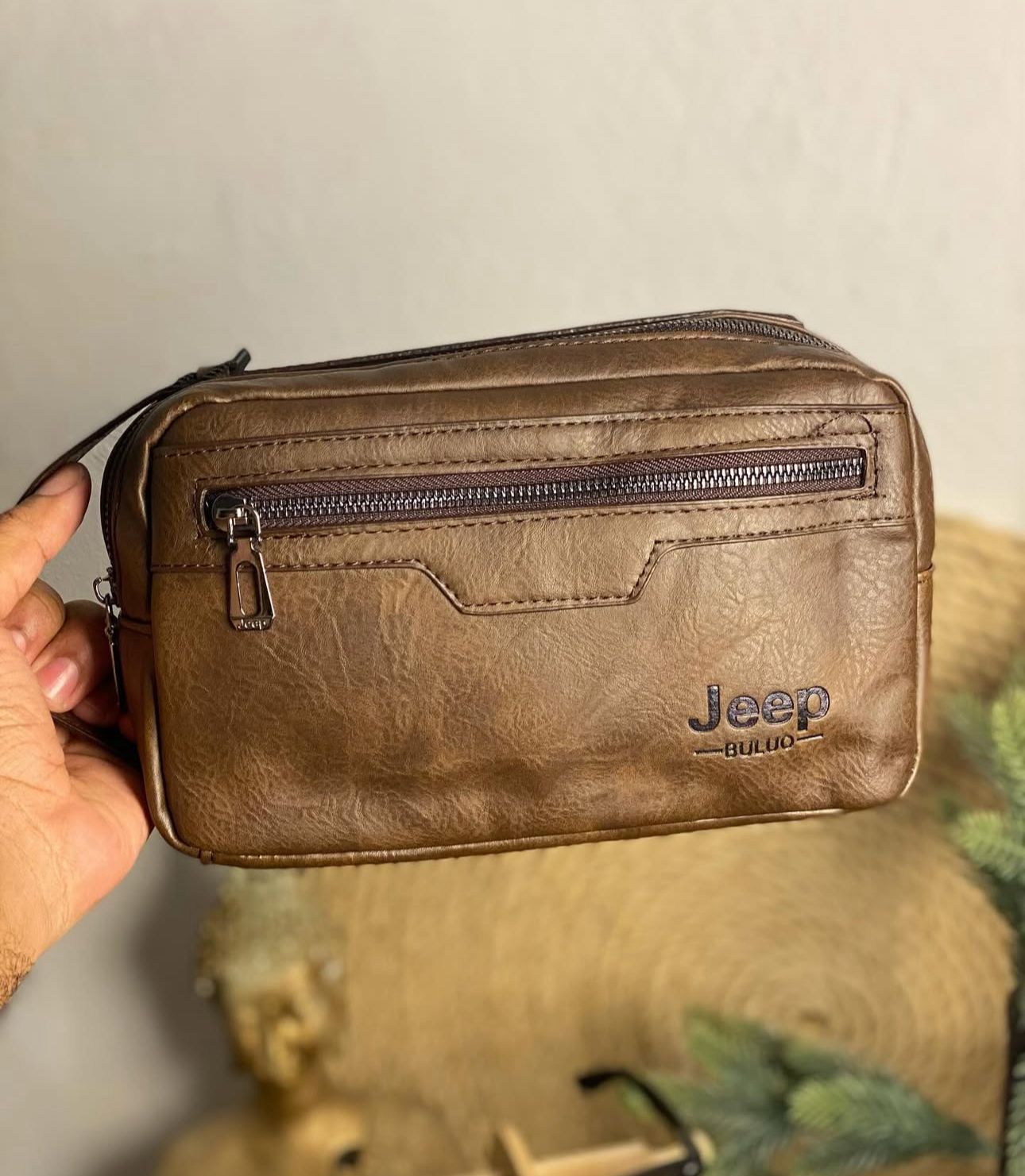 Bolso de Mano Jeep Buluo (Cod.5901)
🖤 Negro | 🤎 Marrón
💼 Estilo, comodidad y espacio en un solo bolso.