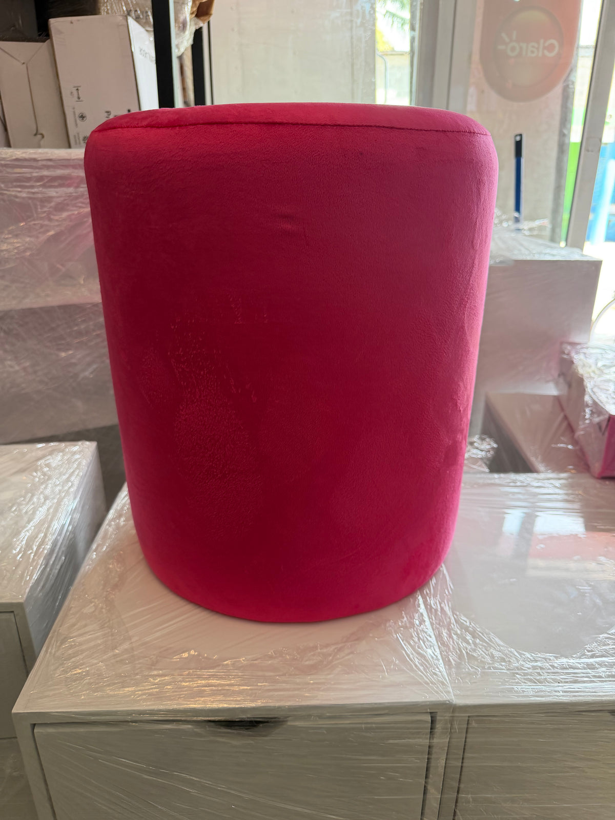 💗✨ PUFF REDONDO – COMODIDAD Y ESTILO PARA CUALQUIER ESPACIO ✨💗
🆔(Cod. 027 🩷 Color: Rosado/Fucsia)
💰RD$2,495
📏 Medidas: 37 × 37 × 42 cm