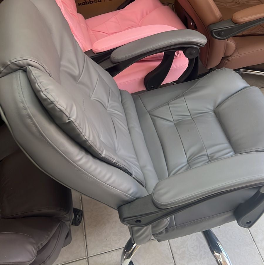 🔘 Silla Ejecutiva con Masajeador y Reposapiés – Color Gris