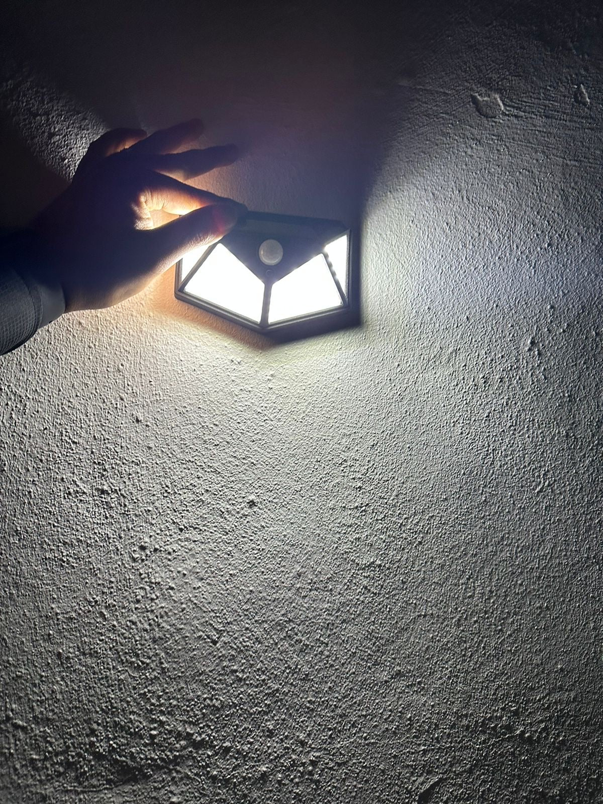 🔥💡 ILUMINA Y PROTEGE TU CASA SIN GASTAR LUZ 💡🔥

Mini Lámpara Solar de 4 lados Con Sensor de Movimiento (Cod.bk-100)

💰RD$995