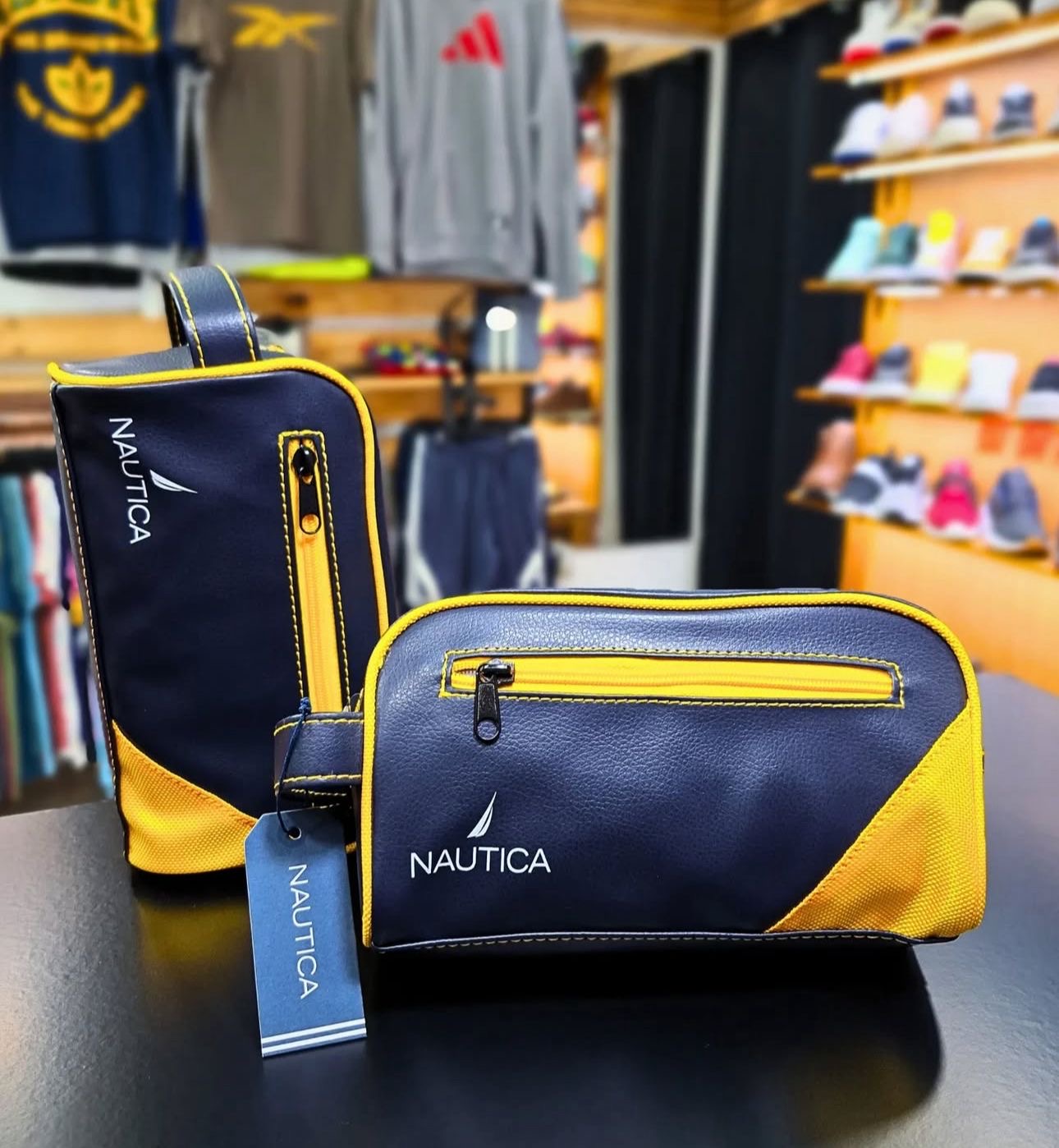 ✨👜 Bolso de Mano 👋 Neceser Nautica Bicolor Amarillo 👜✨

💰RD$1,795