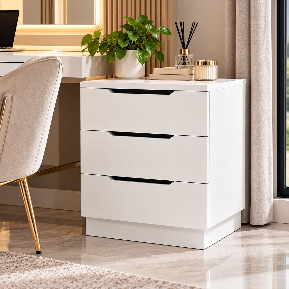 ✨🛏️ MESITA DE NOCHE DE 3 GAVETAS BLANCA – MÁS ORDEN, MÁS ESTILO Y MÁS ESPACIO EN TU HABITACIÓN ✨🛏️

🆔 Cod. 283275 BLANCO 

💰 RD$2,495 c/u.

📐 Medidas  (32x30x59cm)