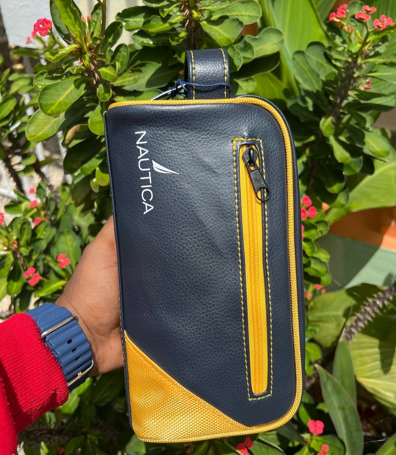 ✨👜 Bolso de Mano 👋 Neceser Nautica Bicolor Amarillo 👜✨

💰RD$1,795