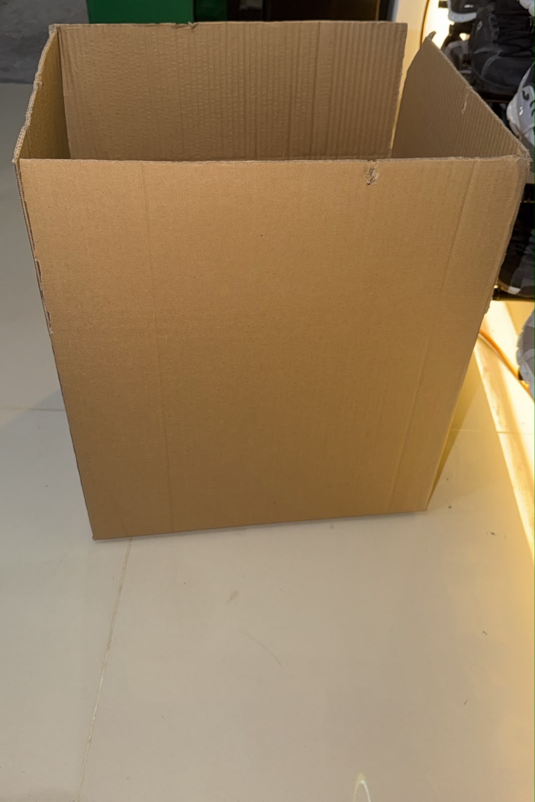 📦✨ CAJA DE CARTÓN PARA EMPAQUE – PRÁCTICA Y VERSÁTIL ✨📦
🆔 (Cod. 001447)

📏 Medidas:
44 × 34.5 × 34.5 cm

💰RD$195 c/u