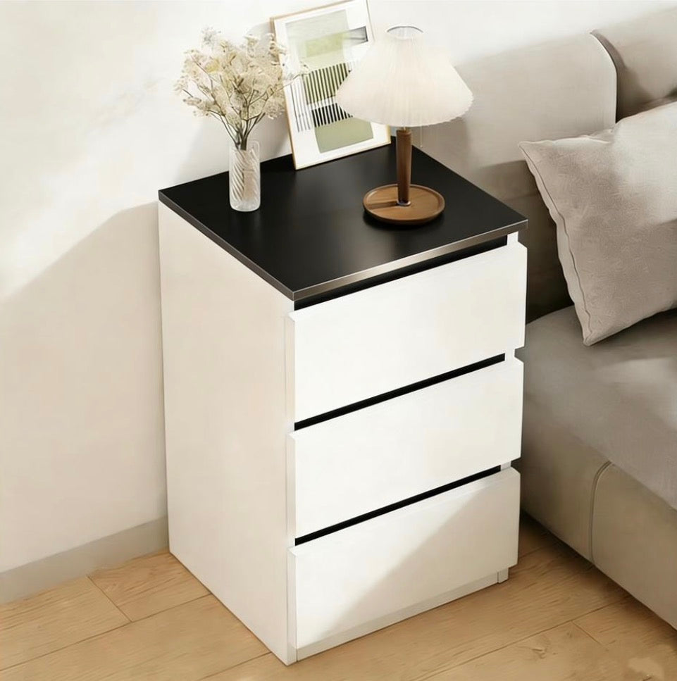 🛏️ Mesita de Noche de Color Negra y Blanca – Elegancia y Funcionalidad en Cada Rincón
(Cod.283286) (32x30x59cm)

💰RD$1,995 c/u.