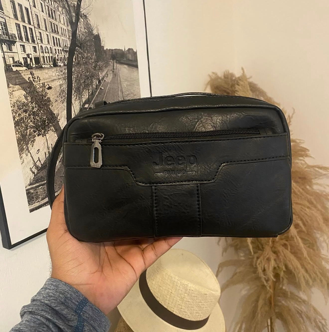 Bolso de Mano Jeep Buluo (Cod.5901)
🖤 Negro | 🤎 Marrón
💼 Estilo, comodidad y espacio en un solo bolso.