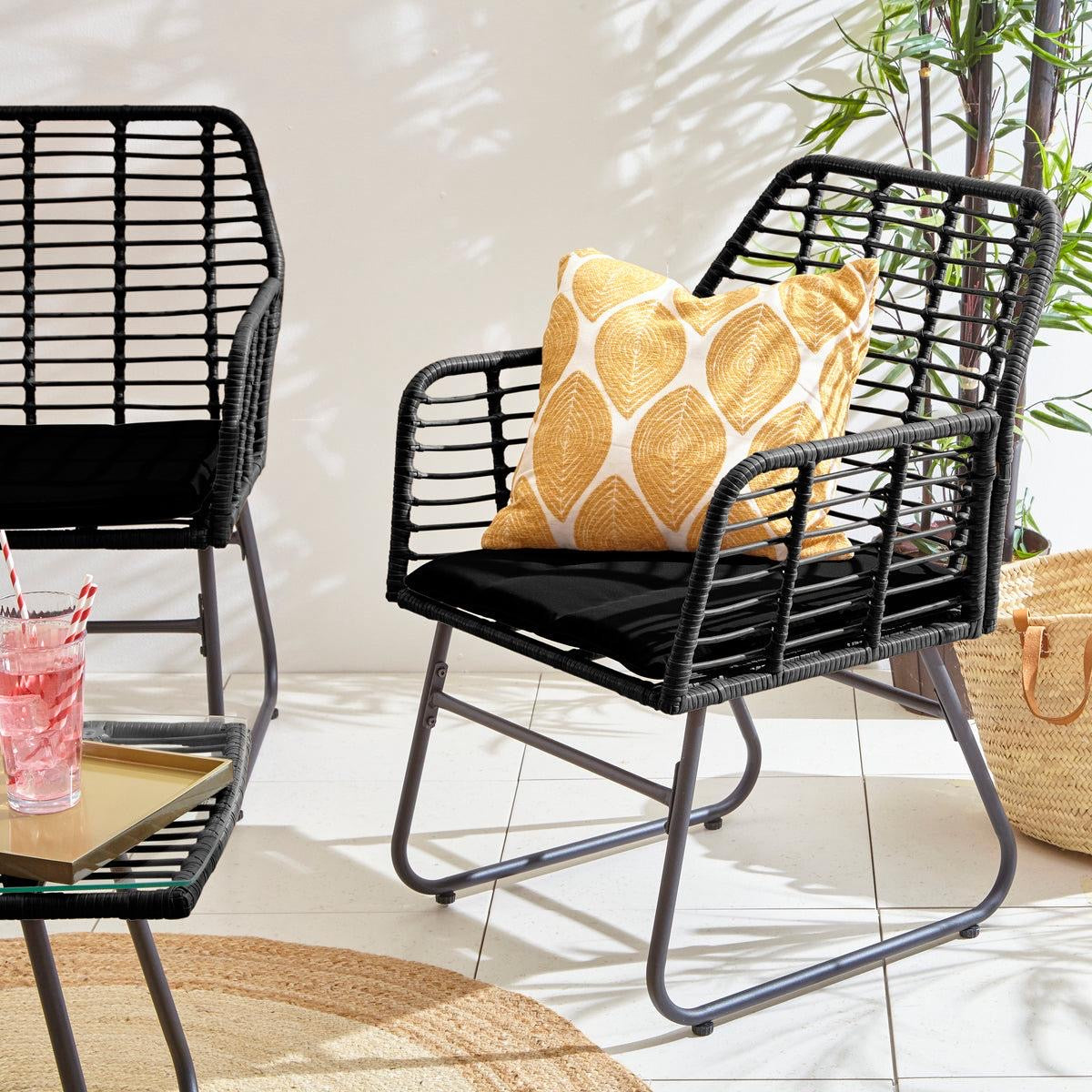 🪑 Sofá Moderno de Interior y Exterior en Ratán Sintético Color Negro ⚫️
💰RD$22,495