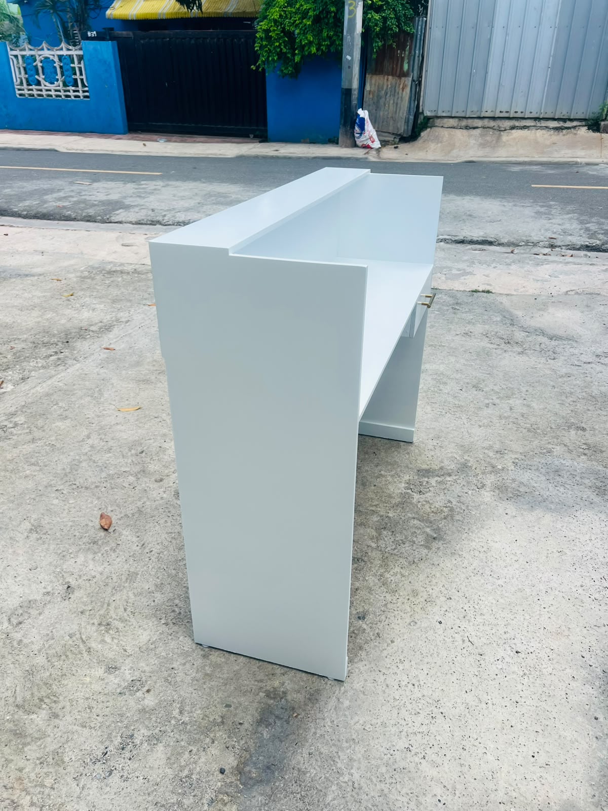 ✨🤍 MOSTRADOR / COUNTER DE RECEPCIÓN – ELEVA LA IMAGEN DE TU NEGOCIO 🤍✨🆔(Cod. 22 )

💰RD$13,995 

📏 Medidas:
• 122 cm de ancho
• 40 cm de profundidad
• 104 cm de alto
