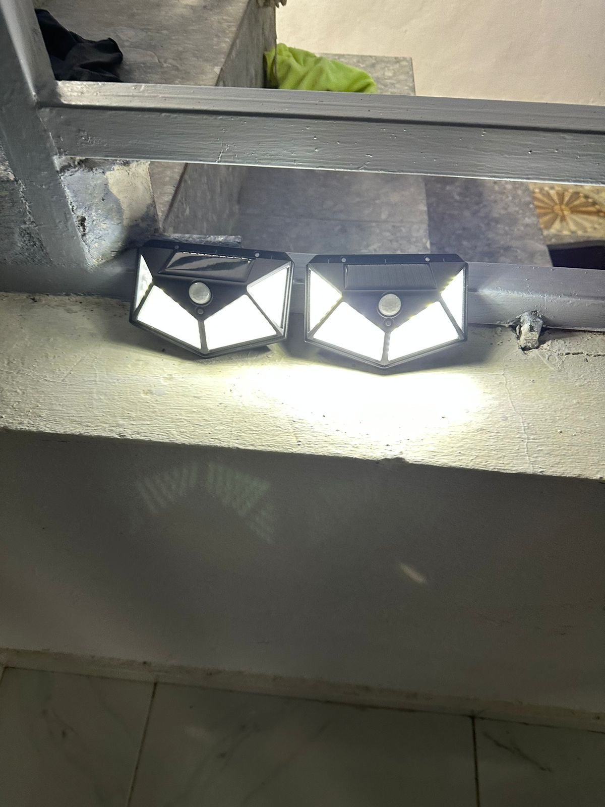 🔥💡 ILUMINA Y PROTEGE TU CASA SIN GASTAR LUZ 💡🔥

Mini Lámpara Solar de 4 lados Con Sensor de Movimiento (Cod.bk-100)

💰RD$995