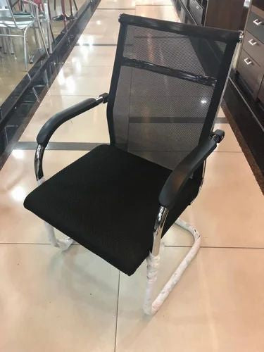 🖤 Silla Ejecutiva (Cod.9008) – Estructura Cromada & Respaldo de Malla
💰RD$2,495
