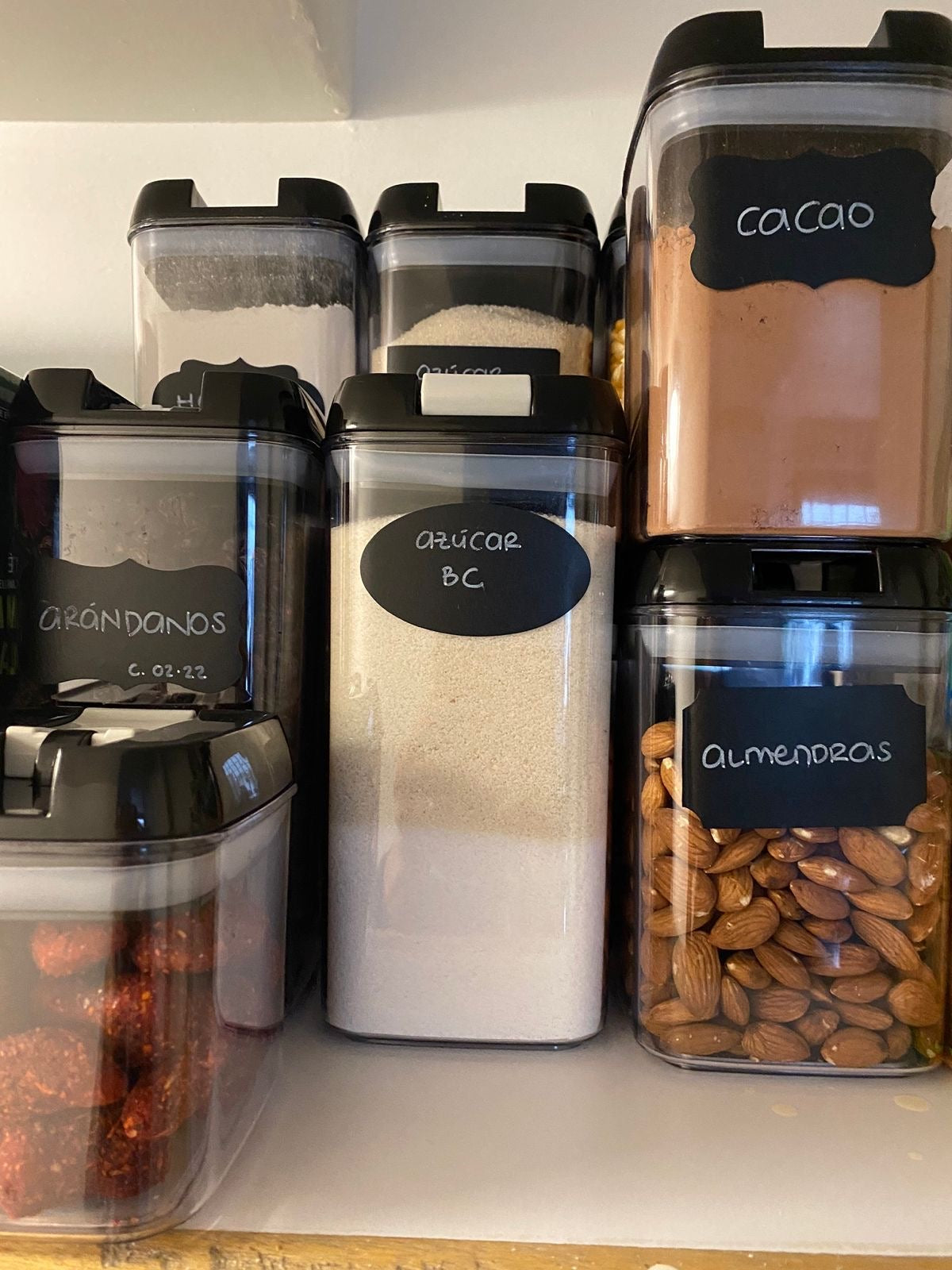 🥳✨ Set de Envases Organizadores Herméticos  7 en 1 ✨🥳

¡Despídete del desorden en tu cocina y mantén tus alimentos siempre frescos! 🥖🍪🍬