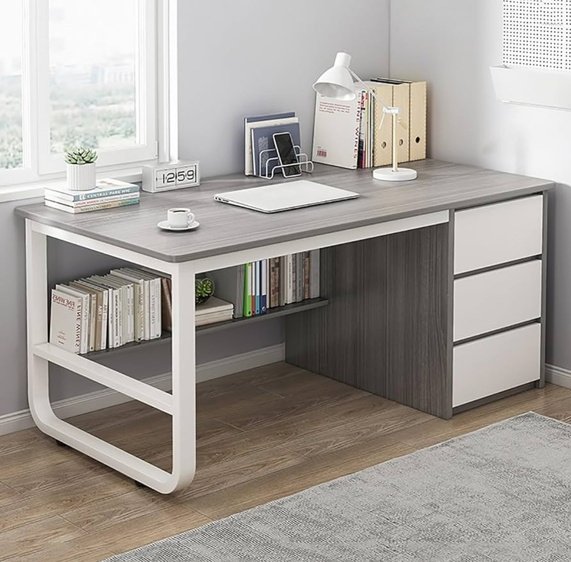 🖥️✨ ESCRITORIO MODERNO CON GAVETAS Y ESTANTERÍA INTEGRADA ✨🖥️ (Cod. 25101-3 Gris) 

💰RD$3,995