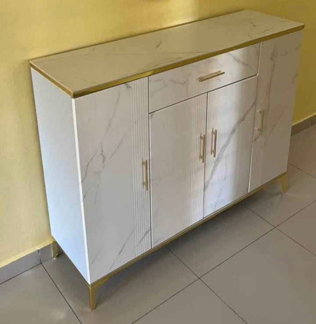 ✨ CREDENZA GABINETE ORGANIZADOR MODERNO MULTIFUNCIONAL – ELEGANCIA Y ORDEN EN UN SOLO MUEBLE ✨
(COD. 823603) Blanco 

💰RD$8,495