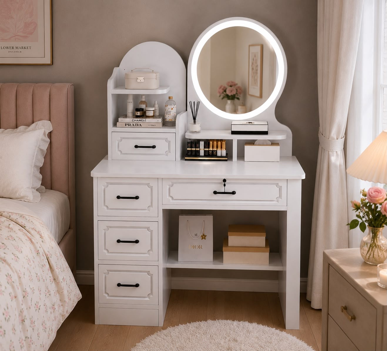 ✨🪞 TOCADOR MODERNO CON ESPEJO  REDONDO Y ORGANIZADOR INTEGRADO ✨🪞
🆔 (Cod. 25120-1)

💰RD$5,995 

📏 Medidas: 128 x 80 x 40 cm