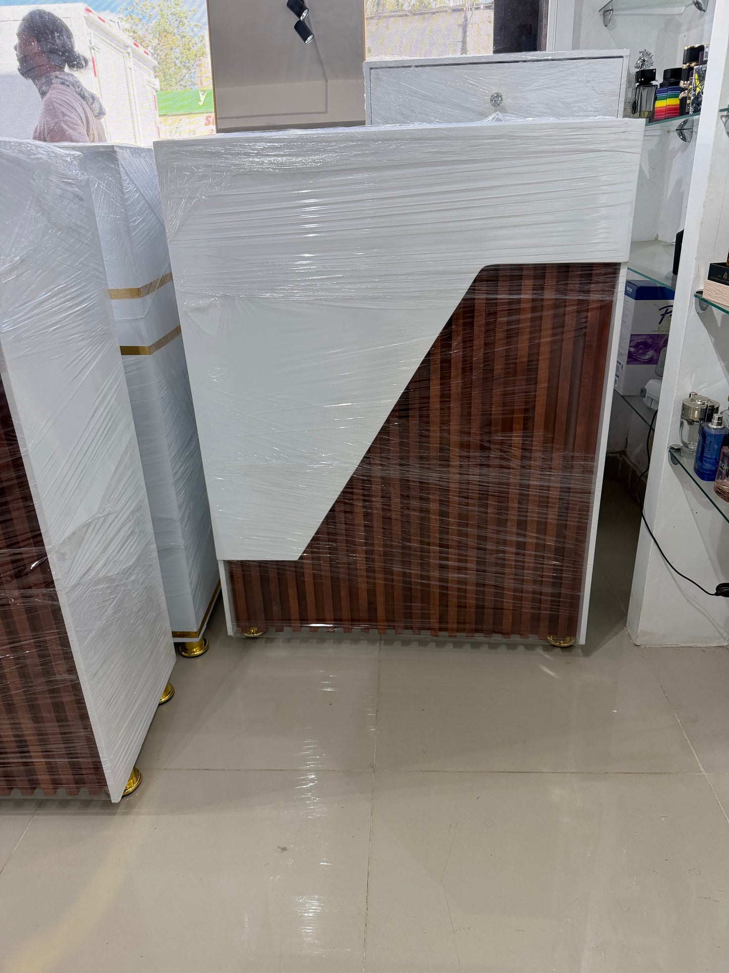 ✨ Mostrador / Recepción Moderna Minimalista ✨(Cod. 02)

💰RD$8,995