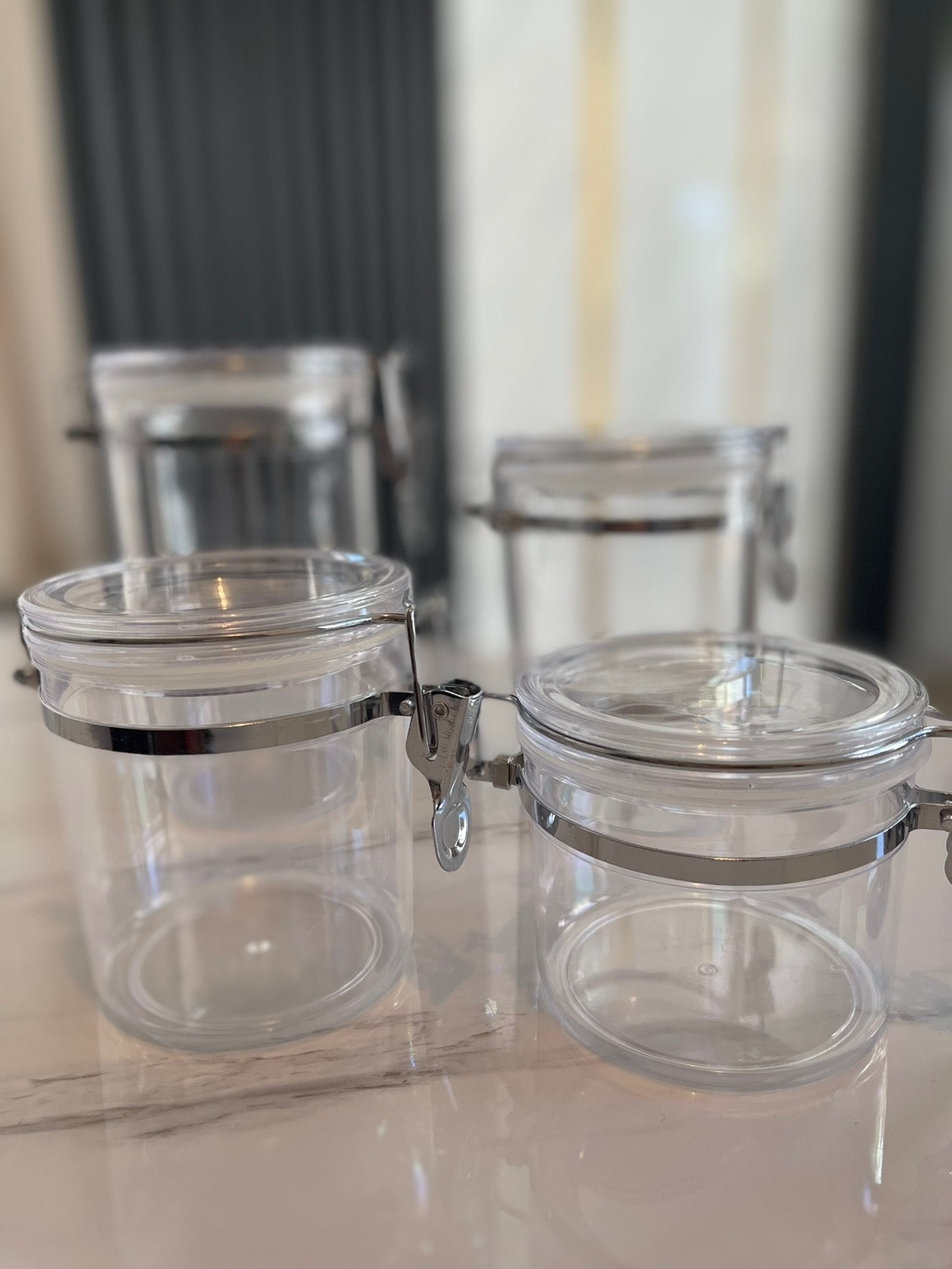✨ Set de Envases Organizadores Herméticos con Cierre Metálico (4 en 1)✨

¡Mantén tu cocina ordenada y tus alimentos siempre frescos! 🌾🍪☕