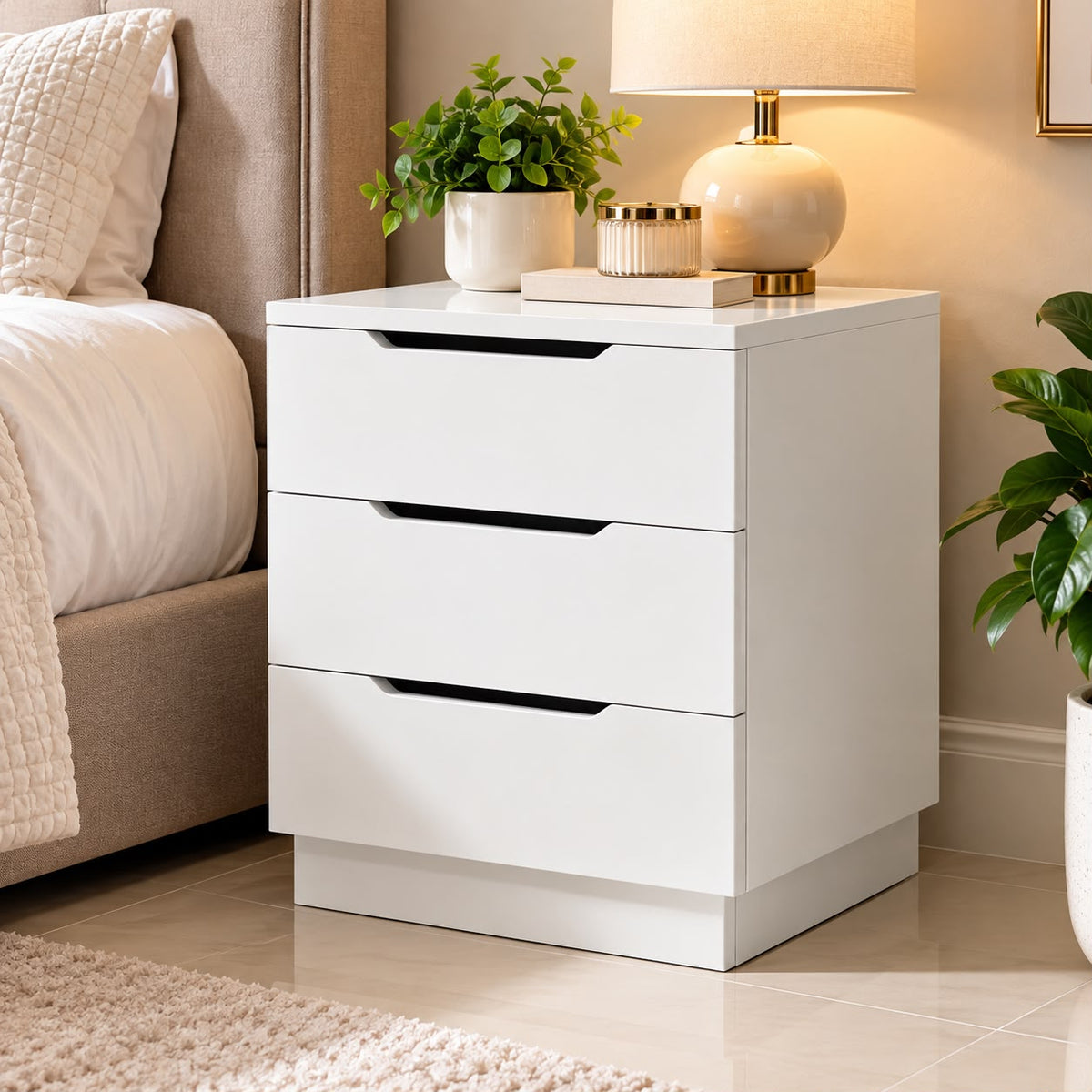 ✨🛏️ MESITA DE NOCHE DE 3 GAVETAS BLANCA – MÁS ORDEN, MÁS ESTILO Y MÁS ESPACIO EN TU HABITACIÓN ✨🛏️

🆔 Cod. 283275 BLANCO 

💰 RD$2,495 c/u.

📐 Medidas  (32x30x59cm)