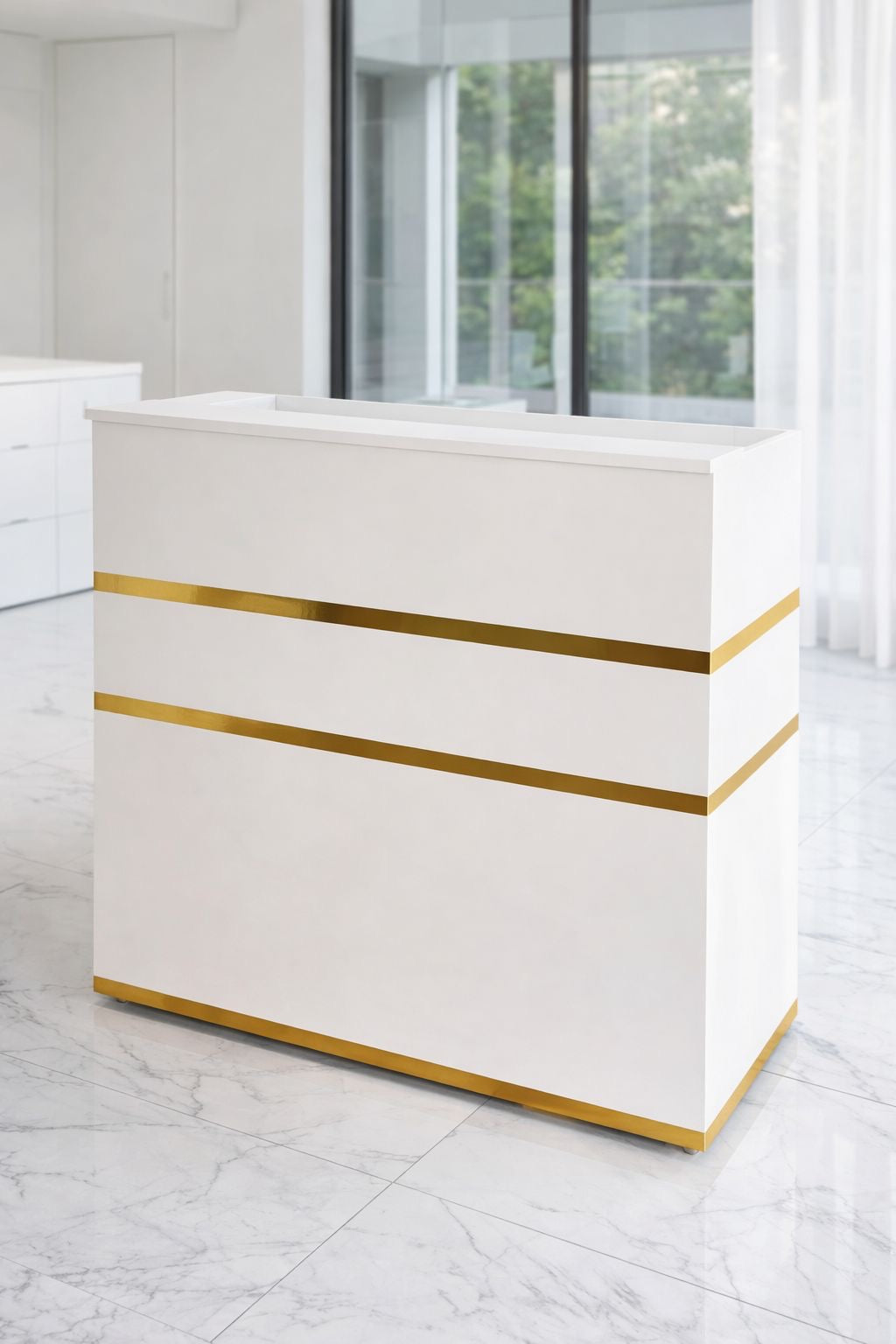 ✨🤍 Mostrador / Counter de Recepción Blanco con Detalles Dorados 🤍✨
(Cod.1)

💰RD$7,495