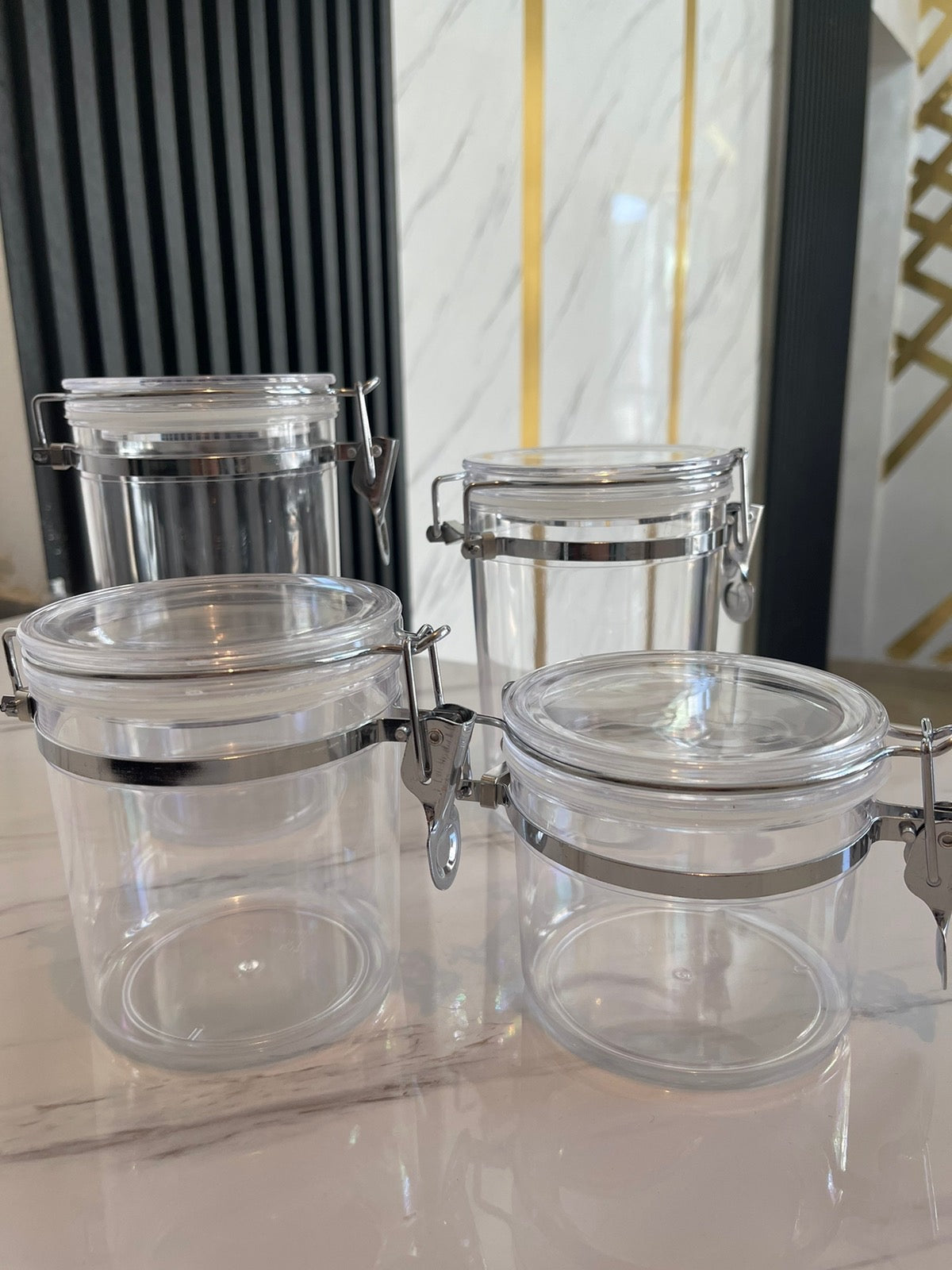 ✨ Set de Envases Organizadores Herméticos con Cierre Metálico (4 en 1)✨

¡Mantén tu cocina ordenada y tus alimentos siempre frescos! 🌾🍪☕