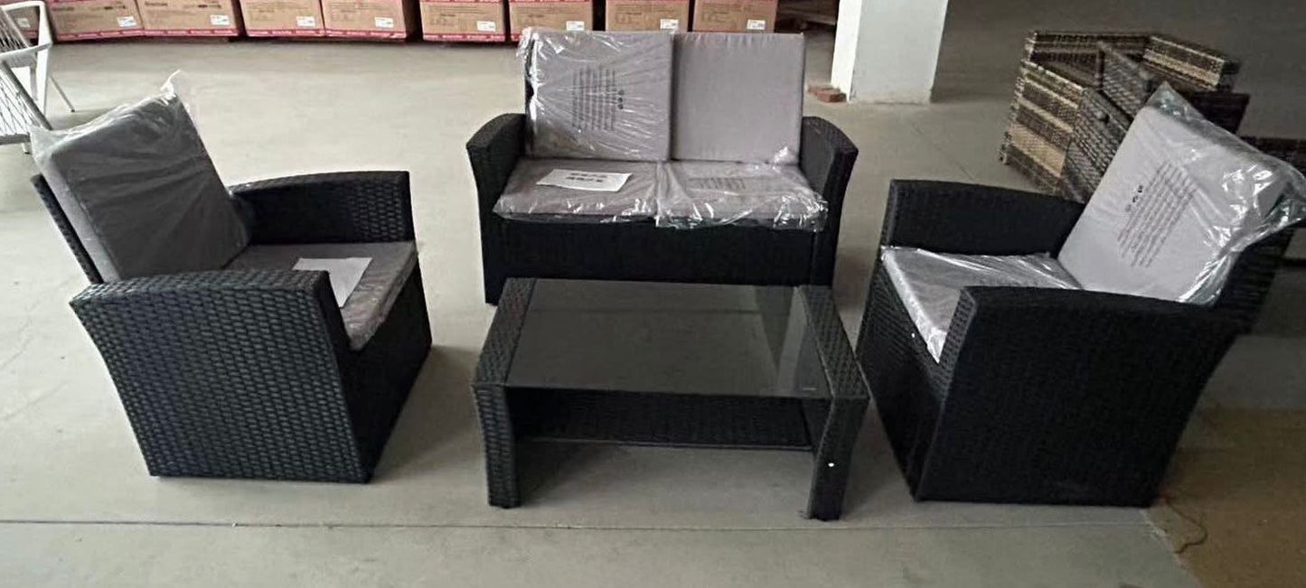 🖤✨ JUEGO DE SALA EXTERIOR PREMIUM EN RATÁN SINTÉTICO – 4 PIEZAS ✨🖤 (Cod. 150 Negro)

💰 RD$17,995