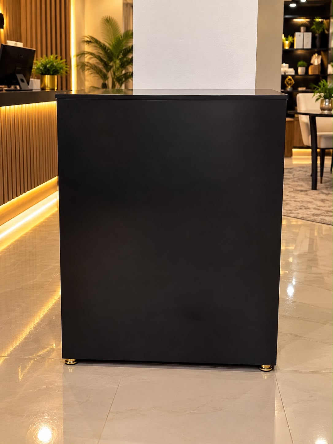 ✨🖤Mostrador / Counter de Recepción Negro 🖤✨
🆔(Cod.11 NEGRO)

💰RD$7,495 

- Medidas: 80cm Ancho 110cm Altura x 42cm 
- ⁠Material Hidrofugo (Armado)