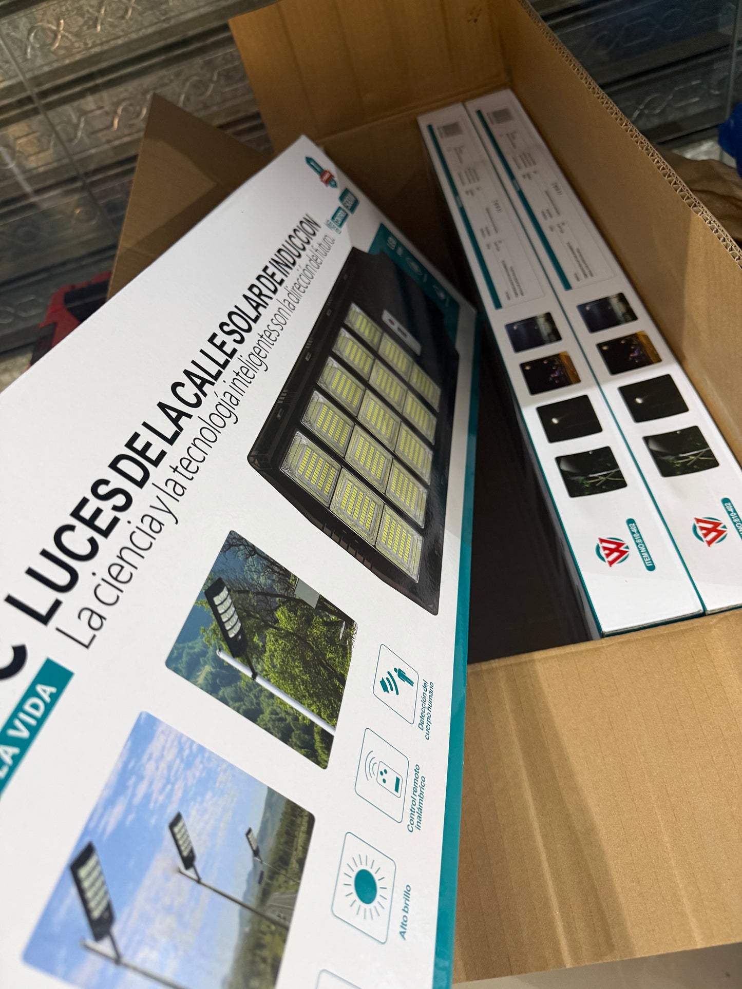 💡🔥 LÁMPARA SOLAR DE CALLE 500W – POTENCIA REAL PARA EXTERIORES 🔥💡 (Cod.402) 

💰RD$3,995