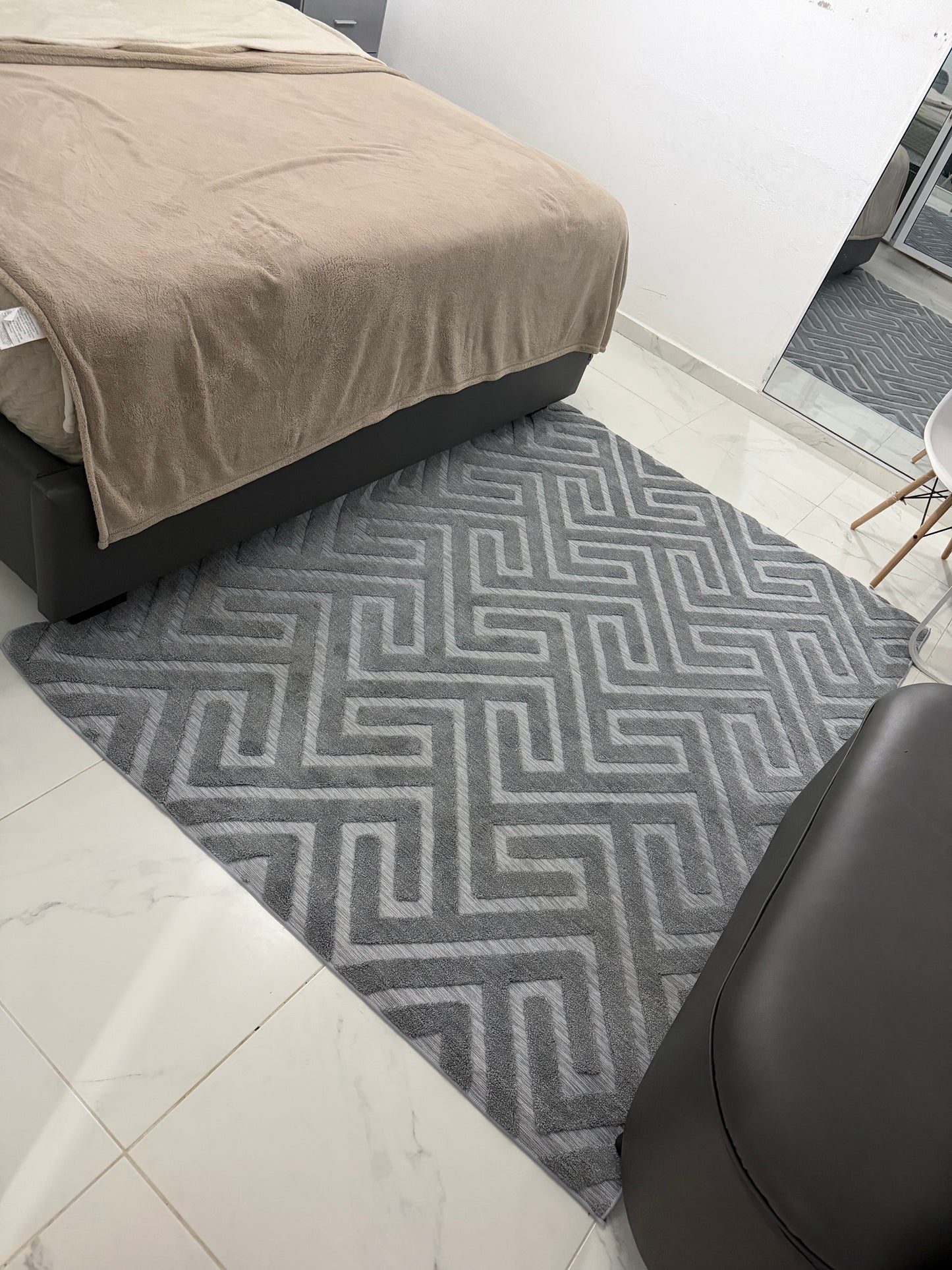 ✨ ALFOMBRA DECORATIVA MODERNA – ESTILO QUE TRANSFORMA TU SALA ✨

💰 Precio: RD$3,495

📐 Medida: 160 × 230 cm