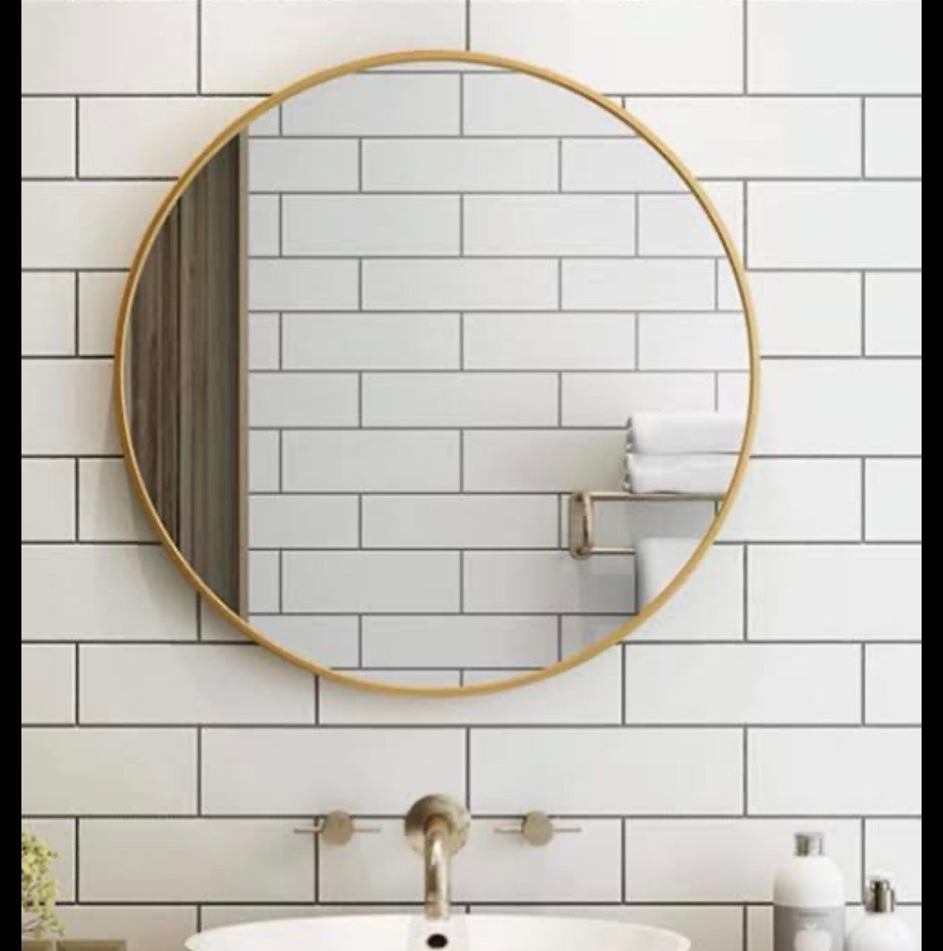 🪞 Espejo Redondo – Marco Dorado Minimalista

💰RD$1,795 (80x80 cm)