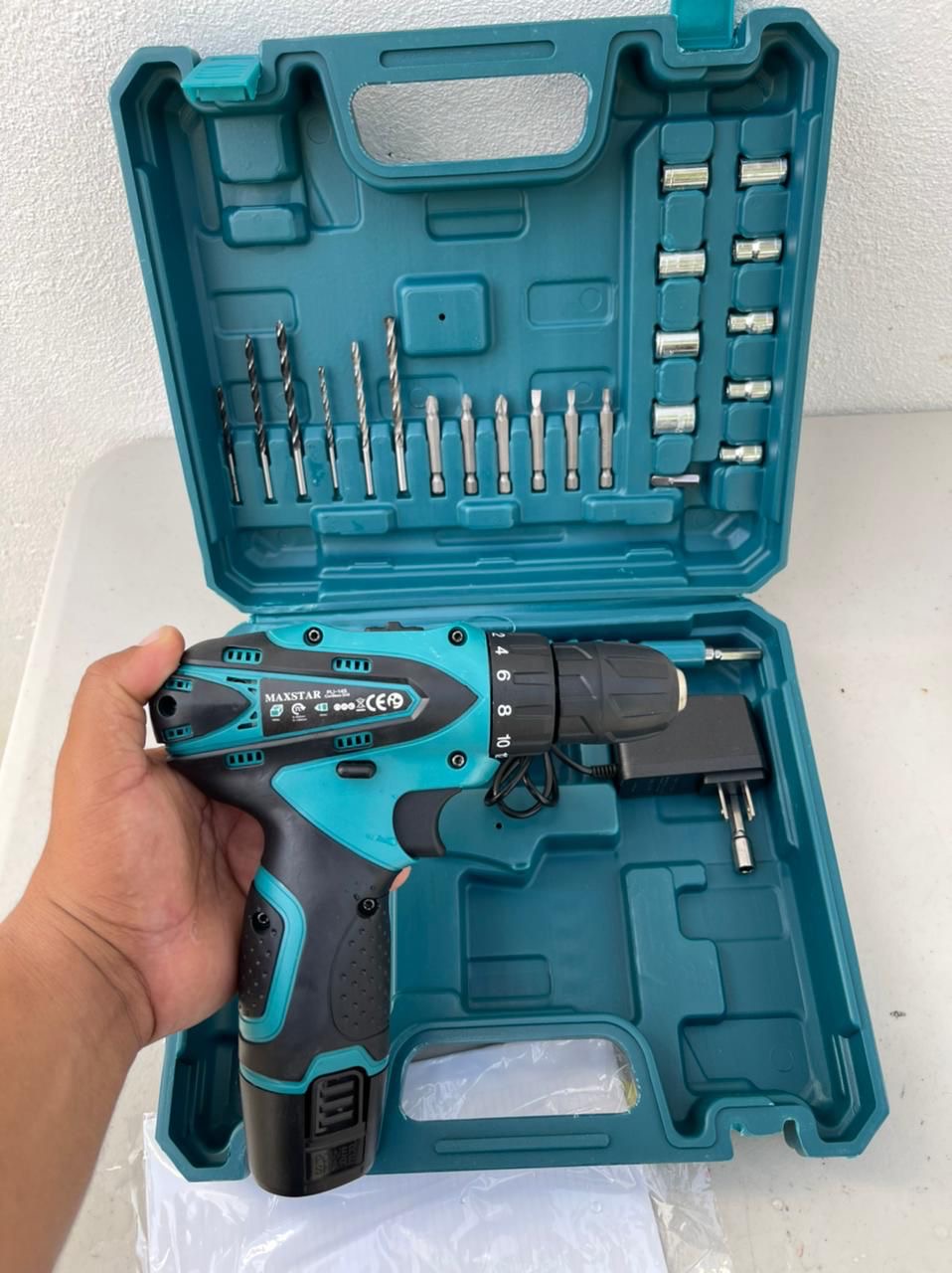 🔧 Taladro Destornillador Inalámbrico 12V con Estuche y Herramientas (Cod. JVM-57)

💰 RD$1,995