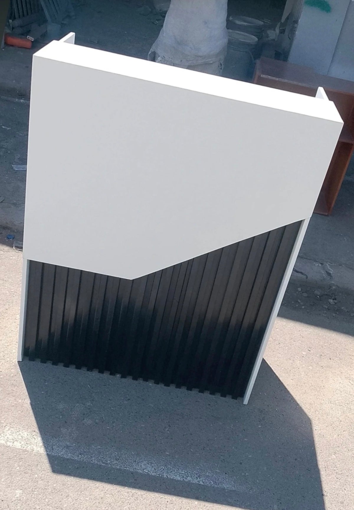 ✨🤍 MOSTRADOR / COUNTER DE RECEPCIÓN – ELEVA LA IMAGEN DE TU NEGOCIO 🤍✨🆔(Cod. 2 Blanco con Negro )

💰RD$9,495

📏 Medidas:
• 80 cm de ancho
• 40 cm de profundidad
• 104 cm de alto 
- Material Hidrofugo