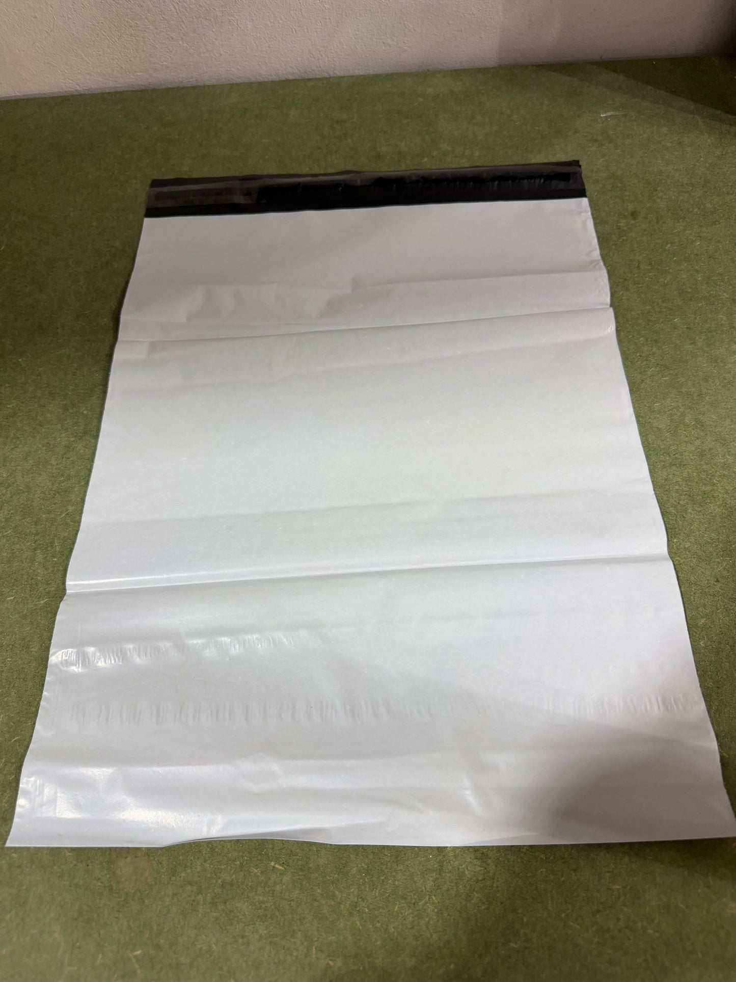 🛍️ FUNDA PLÁSTICA TRANSLÚCIDA AUTOADHESIVA 

Precios por 100 unidades:
💰 RD$995 – Medida 32×45