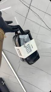 🧳✨ Bolso de Mano Steve Madden Travel Kit ✨👝
💰RD$1,995