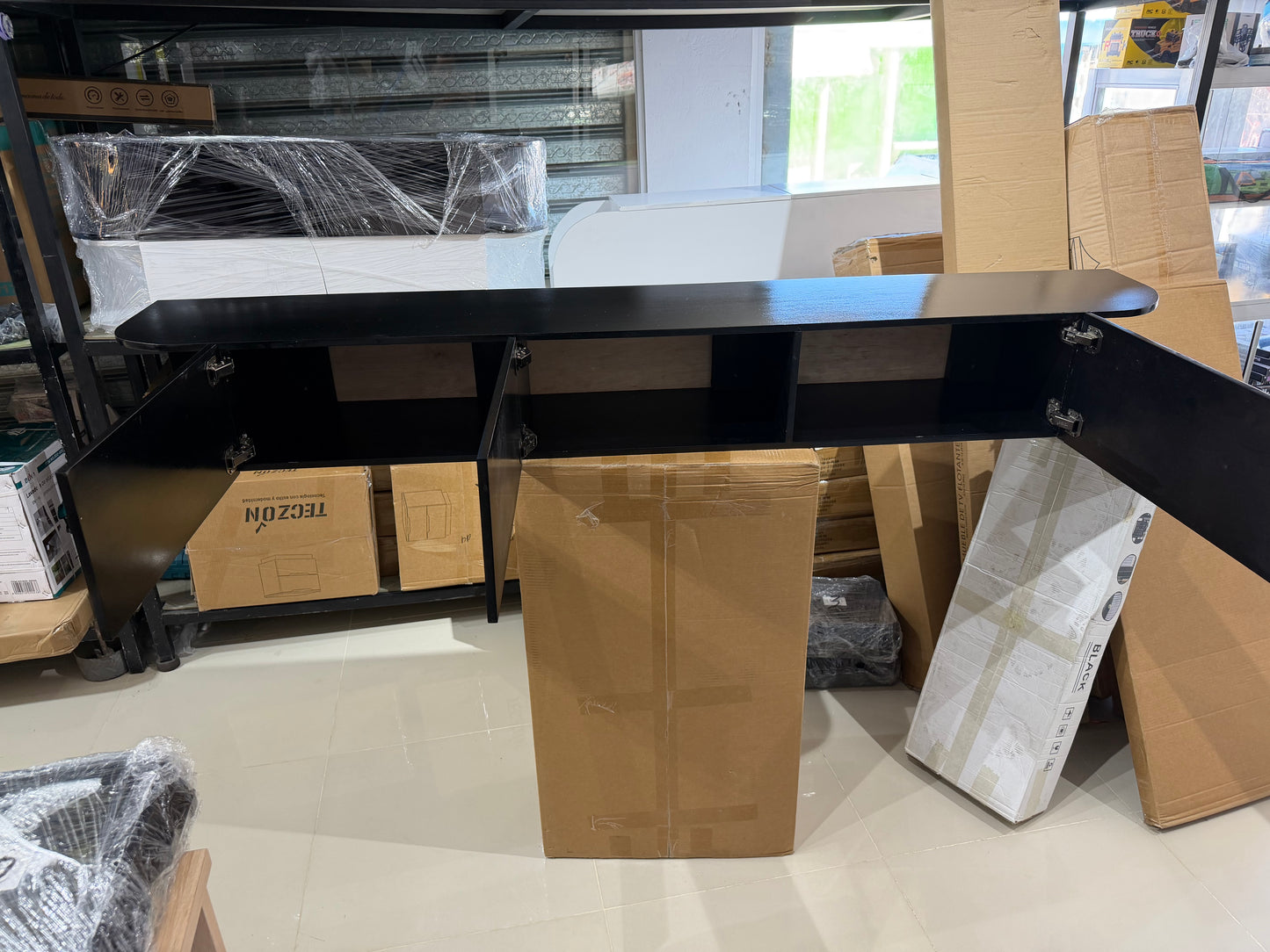 🖥️✨ MUEBLE DE TV ARMADO EN HIDRÓFUGO – 3 GAVETAS | 180 CM (NEGRO) ✨🖥️
🆔 Cod. 001

💰 RD$6,995