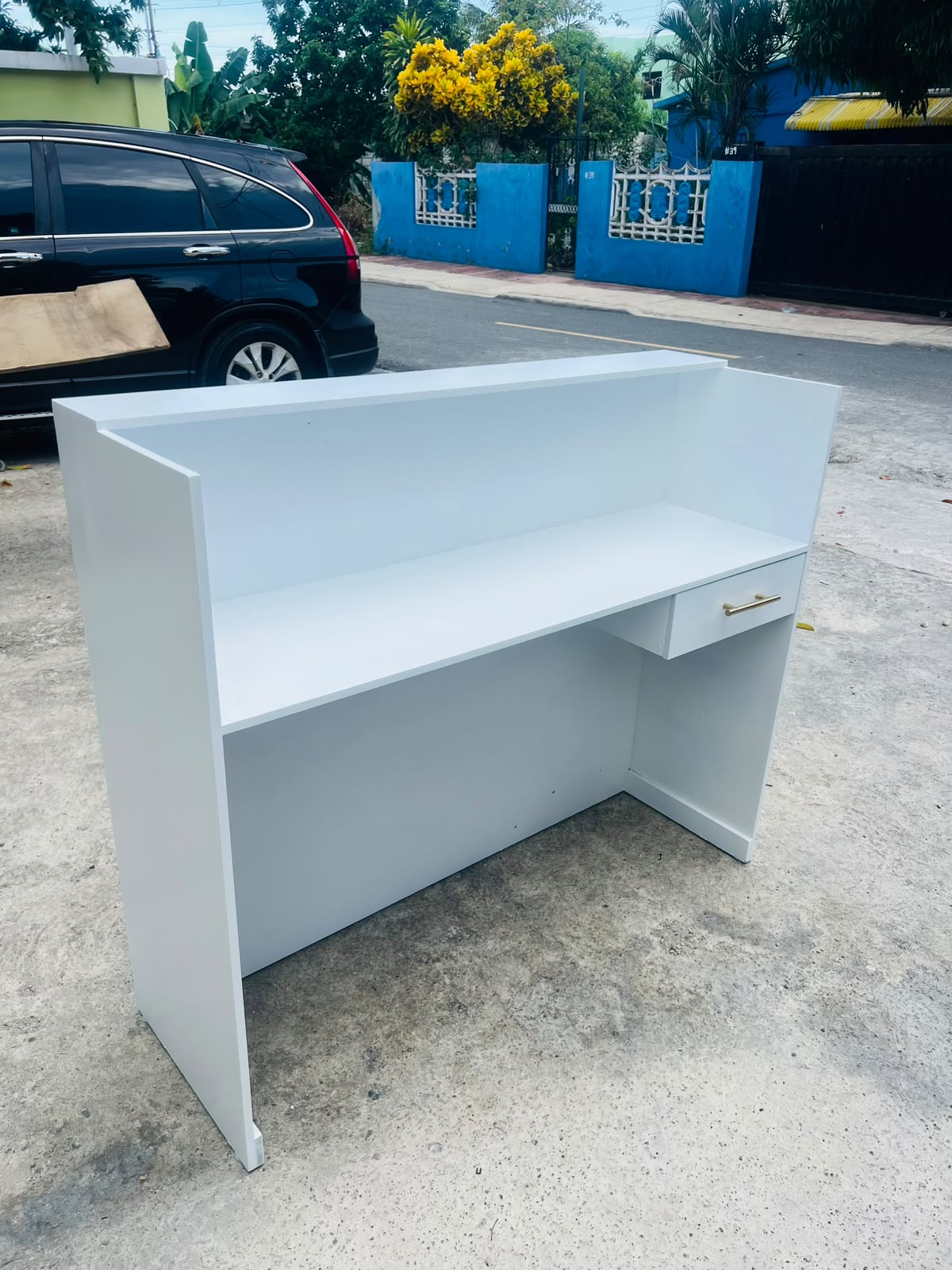 ✨🤍 MOSTRADOR / COUNTER DE RECEPCIÓN – ELEVA LA IMAGEN DE TU NEGOCIO 🤍✨🆔(Cod. 22 )

💰RD$13,995 

📏 Medidas:
• 122 cm de ancho
• 40 cm de profundidad
• 104 cm de alto