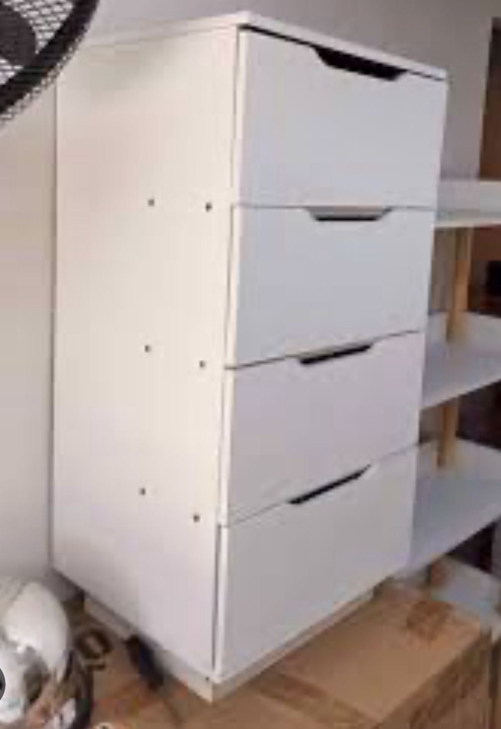 Mesita de Noche 🗄️✨ Gavetero Moderno 4 Gavetas – Blanco Minimalista ✨🗄️
(Cod. 204)