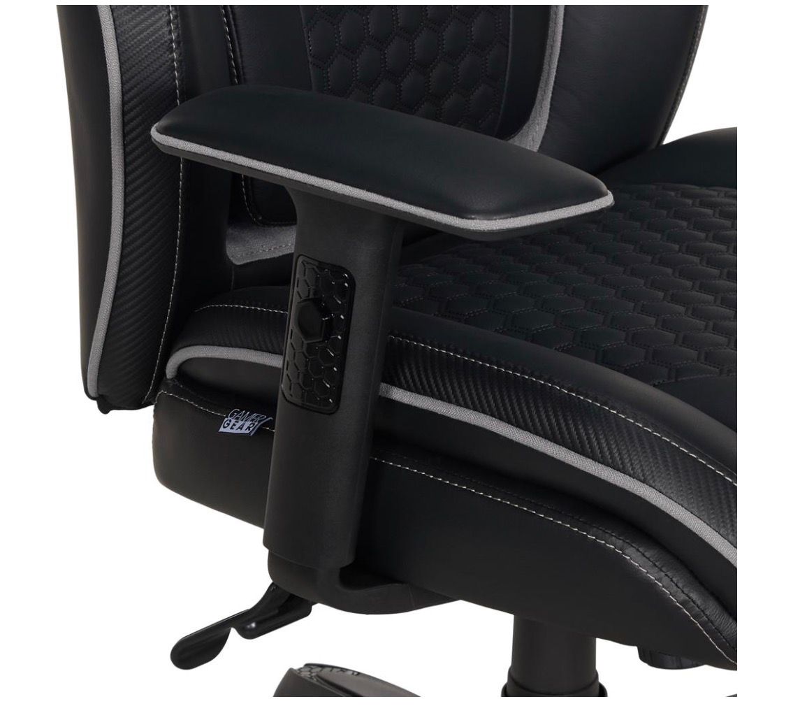 🎮🖤 SILLA GAMER ERGONÓMICA PREMIUM – CONFORT PROFESIONAL PARA JUGAR Y TRABAJAR SIN LÍMITES 🖤🎮 (Cod. GG-LGX)

💰RD$18,995