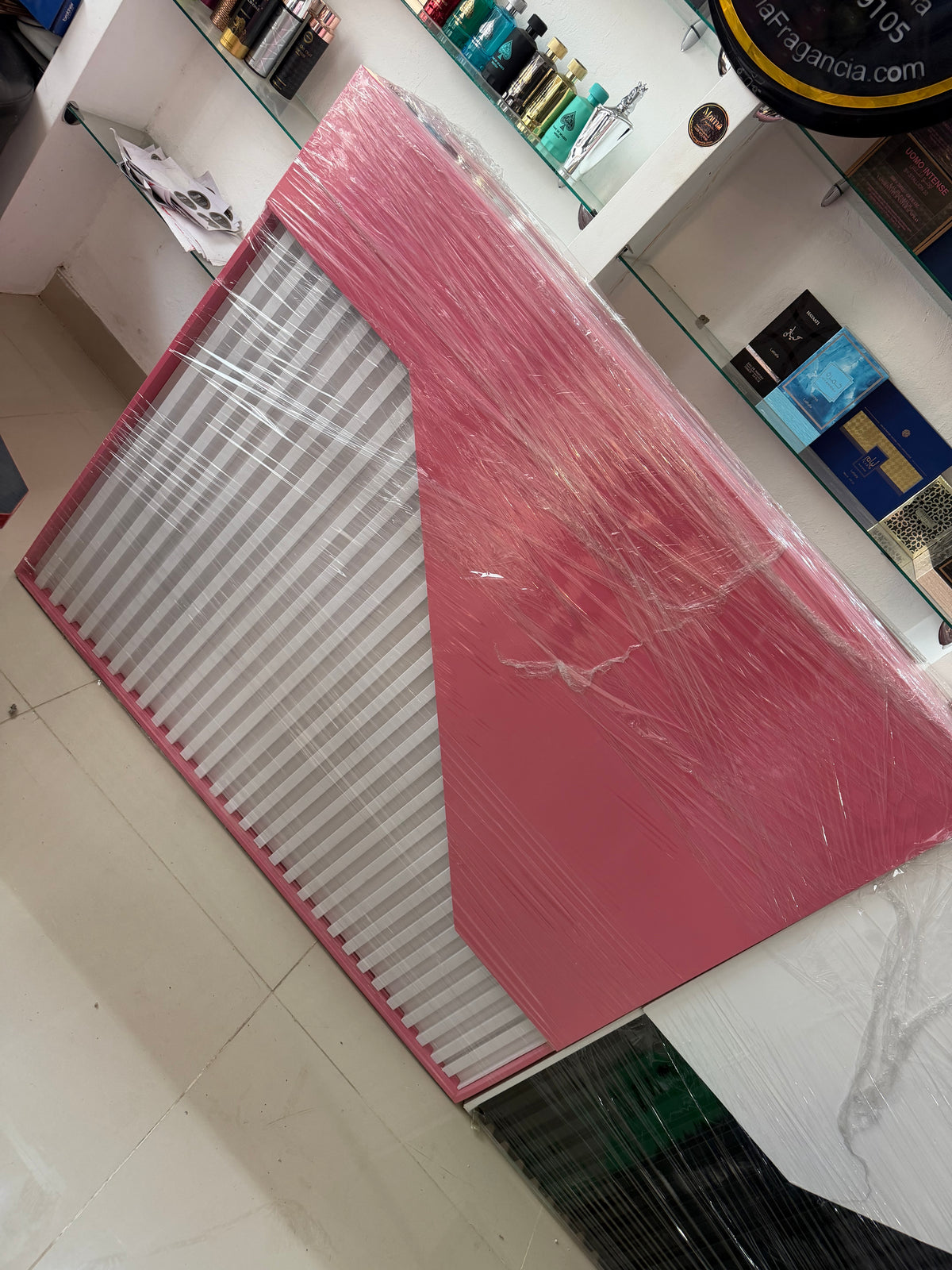 ✨🩷 MOSTRADOR / COUNTER DE RECEPCIÓN – ELEVA LA IMAGEN DE TU NEGOCIO 🩷✨🆔(Cod. 22 ROSADO)

💰RD$13,995

📏 Medidas:
• 122 cm de ancho
• 40 cm de profundidad
• 104 cm de alto
• ⁠Material Hidrofugo